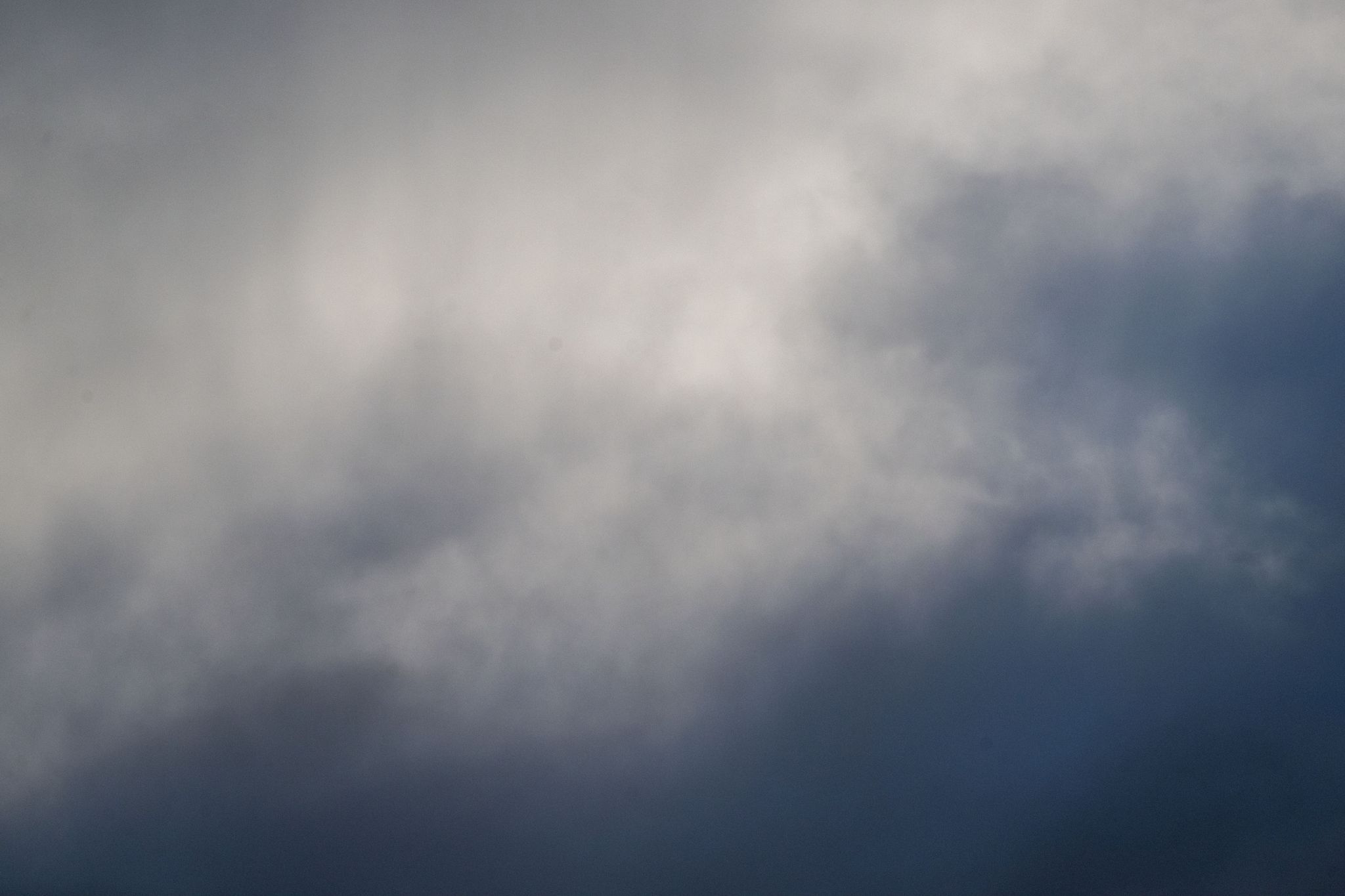 Viele Wolken und vereinzelt Sonne