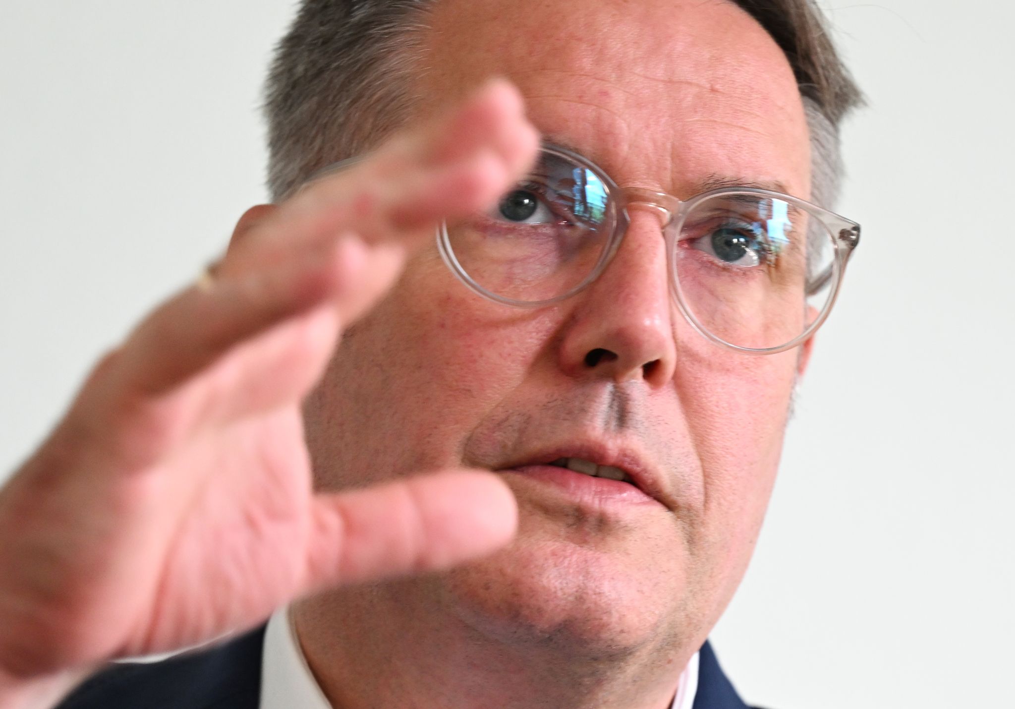 Schweitzer drängt auf Änderungen bei Bund-Länder-Finanzen