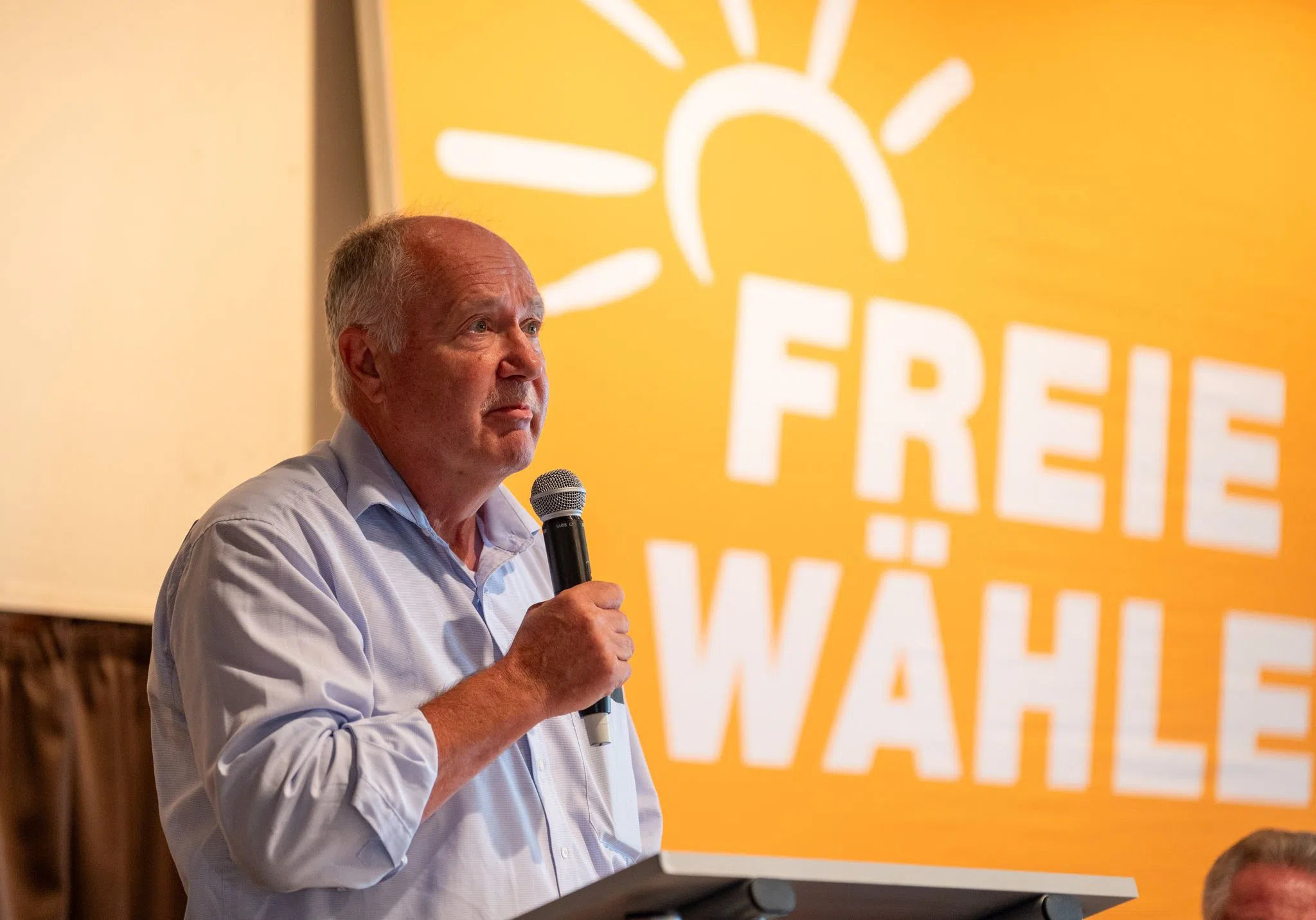 Abgeordneter Alscher muss die Freien Wähler verlassen Abgeordneter Alscher muss die Freien Wähler verlassen