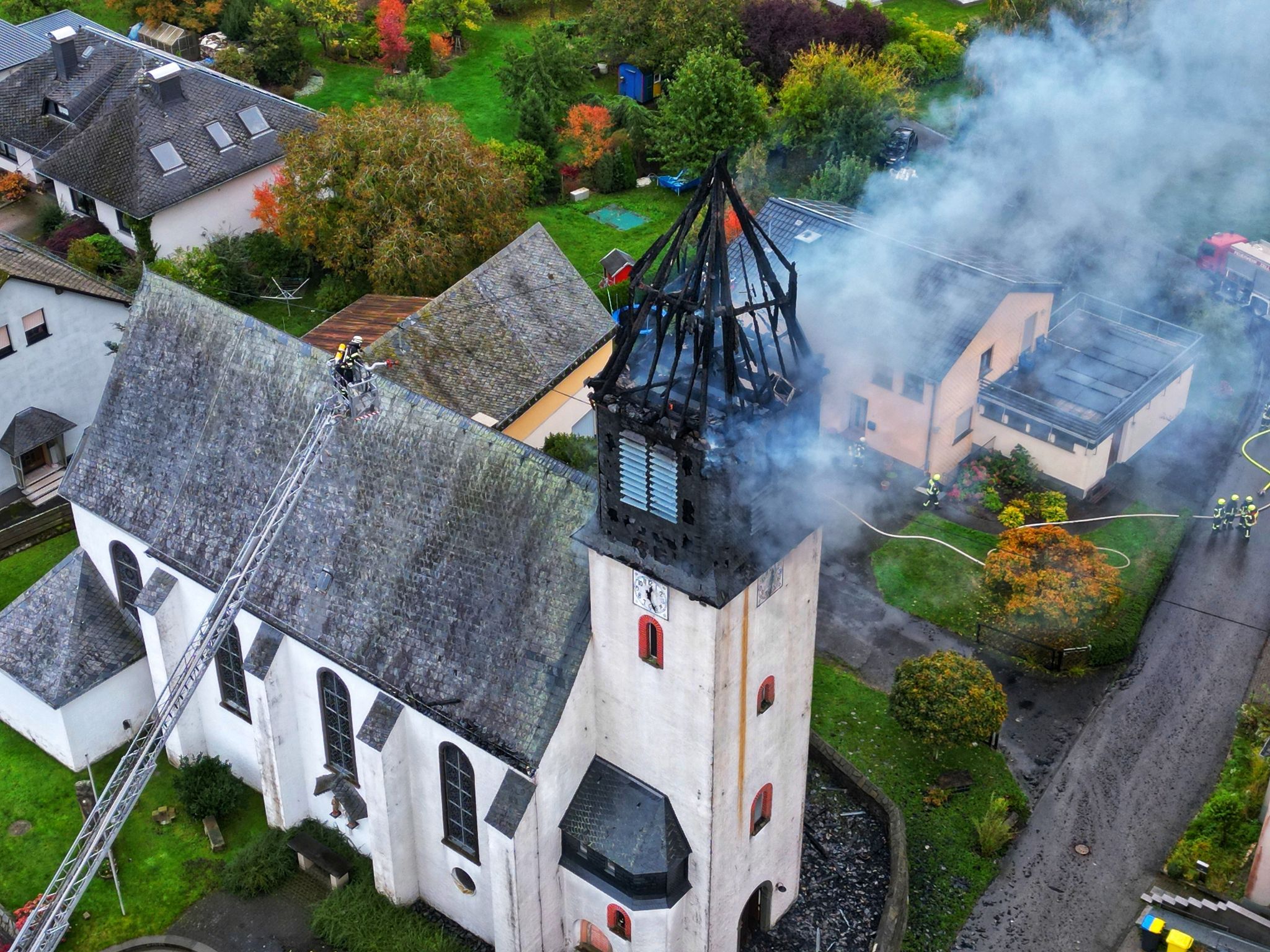Kirche nach Brand weiter gesperrt – Ursache bleibt offen Kirche nach Brand weiter gesperrt – Ursache bleibt offen