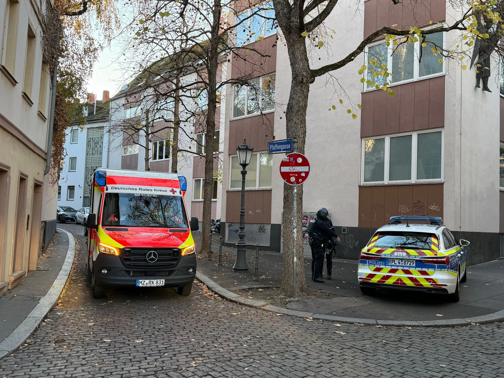 Keine Hinweise auf Gefahr nach Amokalarm an Schule in Mainz
