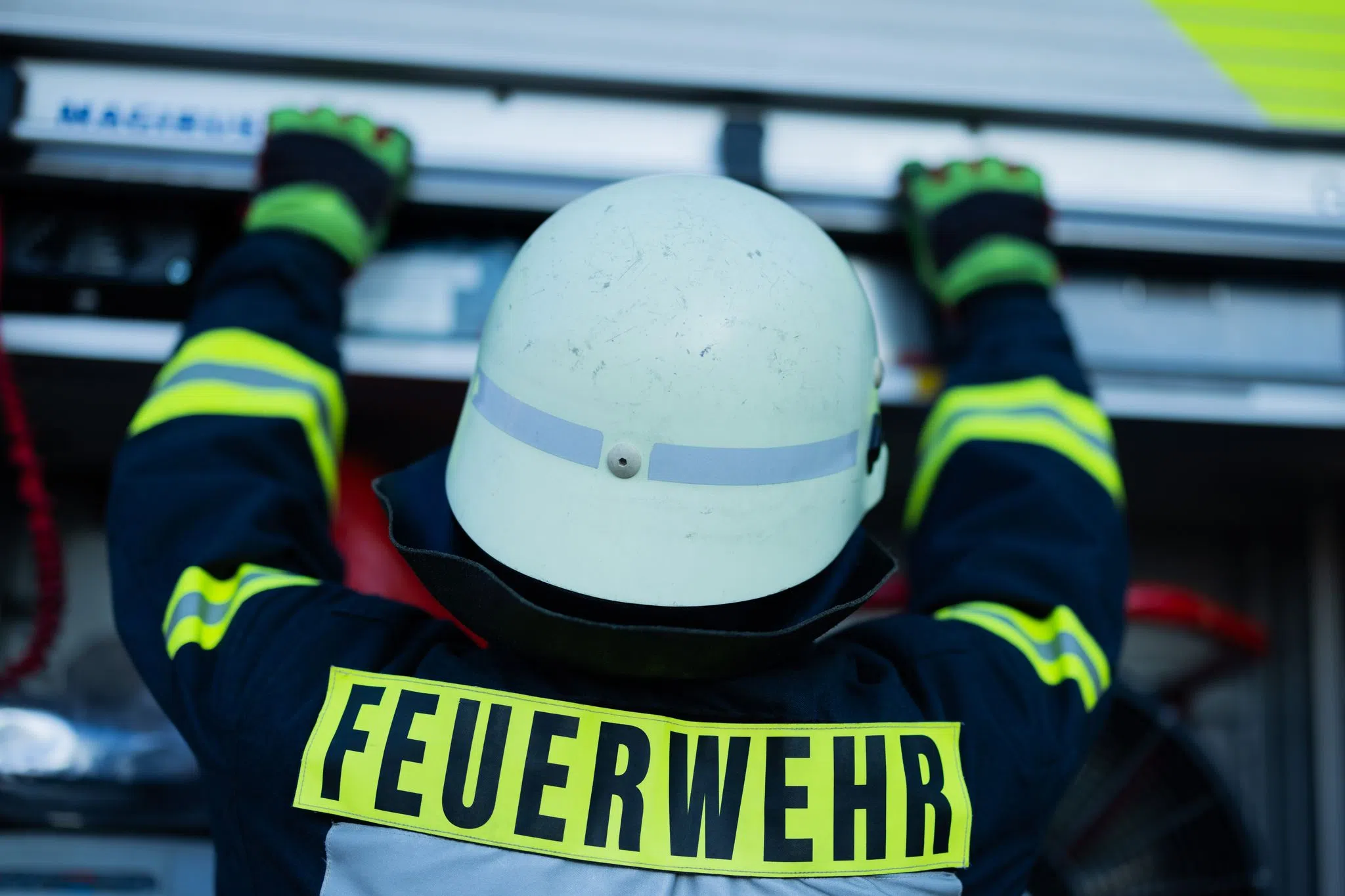 Brand eines Einfamilienhauses - zwei Bewohner verletzt
