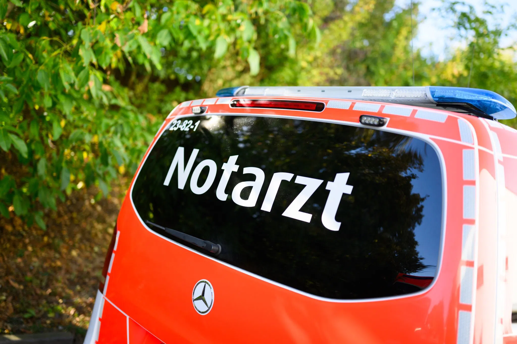 Bauarbeiter stirbt bei Bagger-Unfall auf B9 nahe Mutterstadt Bauarbeiter stirbt bei Bagger-Unfall auf B9 nahe Mutterstadt