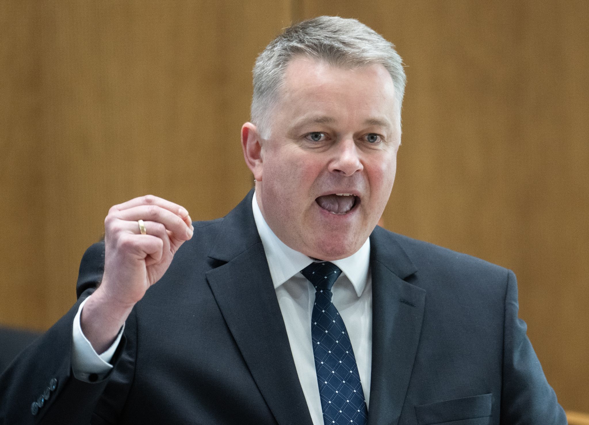 Gewalt an Schulen: CDU-Chef greift SPD scharf an