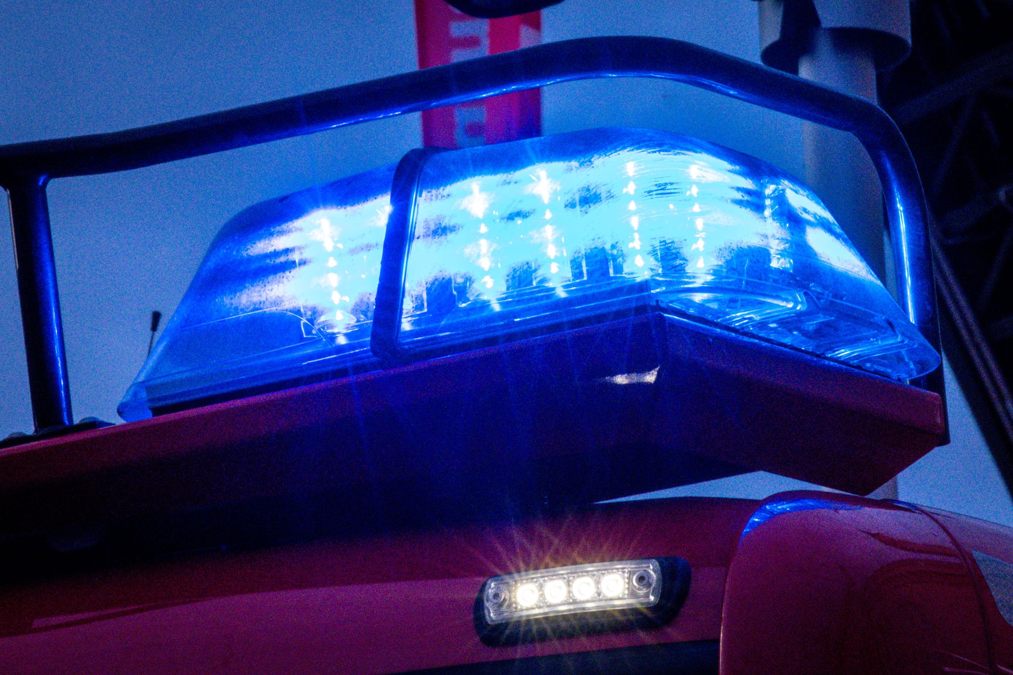 81-Jähriger bei Garagenbrand verletzt - Hoher Sachschaden 81-Jähriger bei Garagenbrand verletzt - Hoher Sachschaden