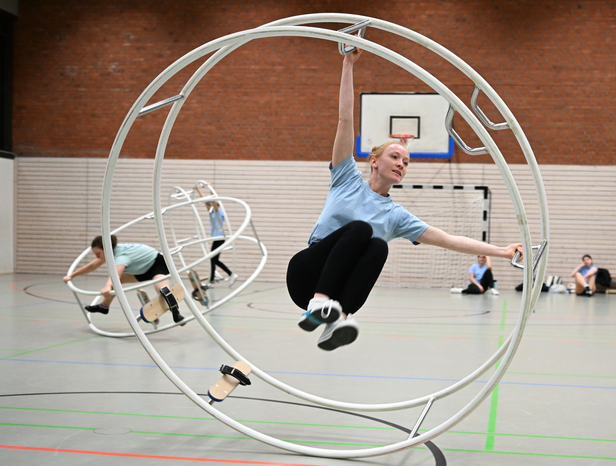 Schwerelos im Stahlreifen: 100 Jahre Rhönrad