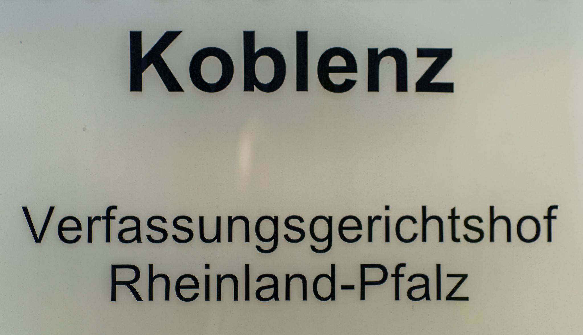 Verfassungsgerichtshof mit Pflichten der Regierung befasst