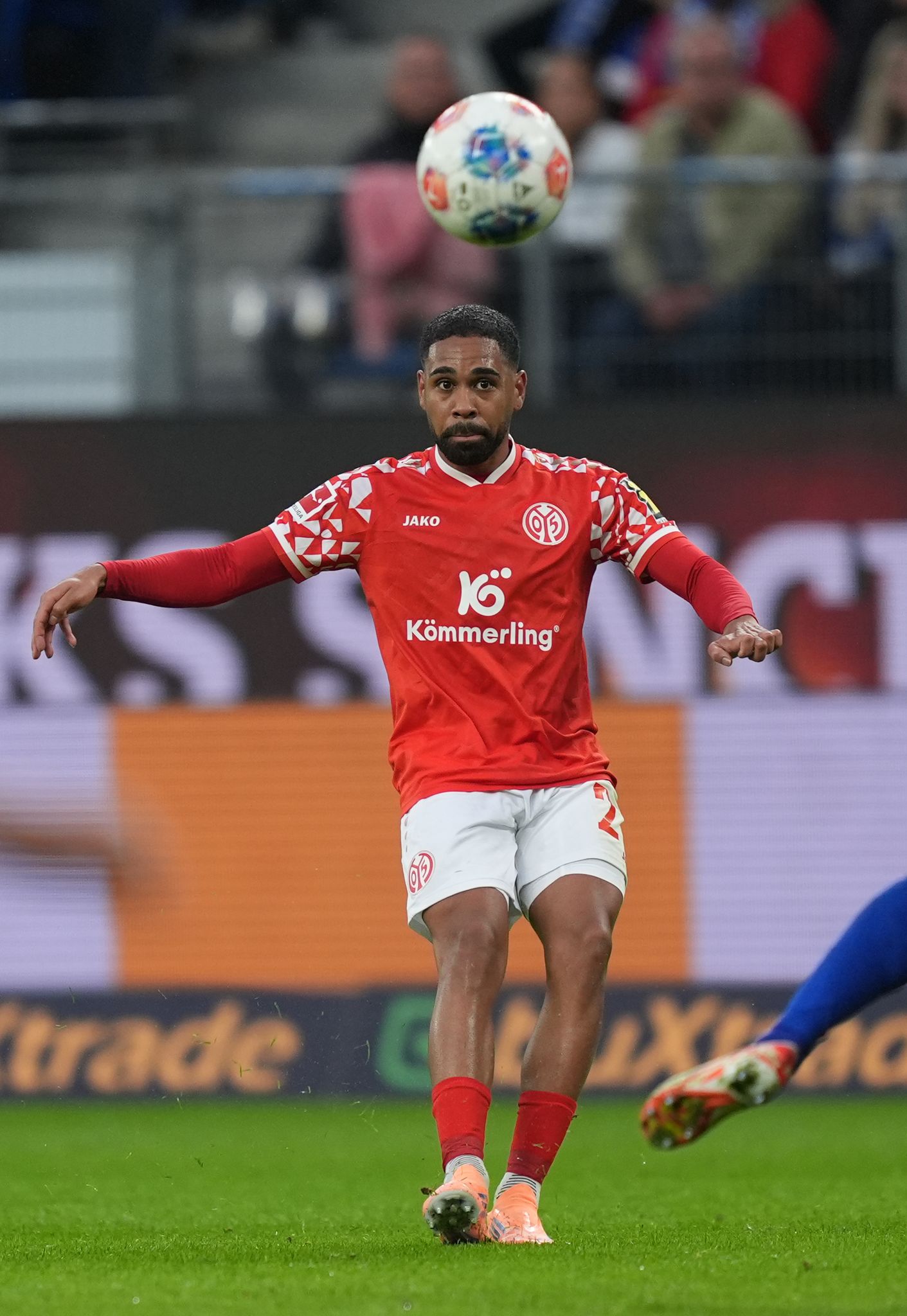 Abwehrspieler Mwene fällt bei Mainz länger aus