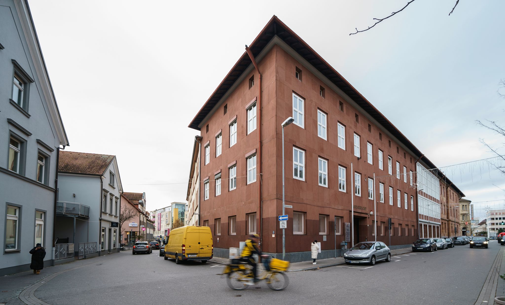 Prozess um Messerangriff in Lehrerzimmer beginnt