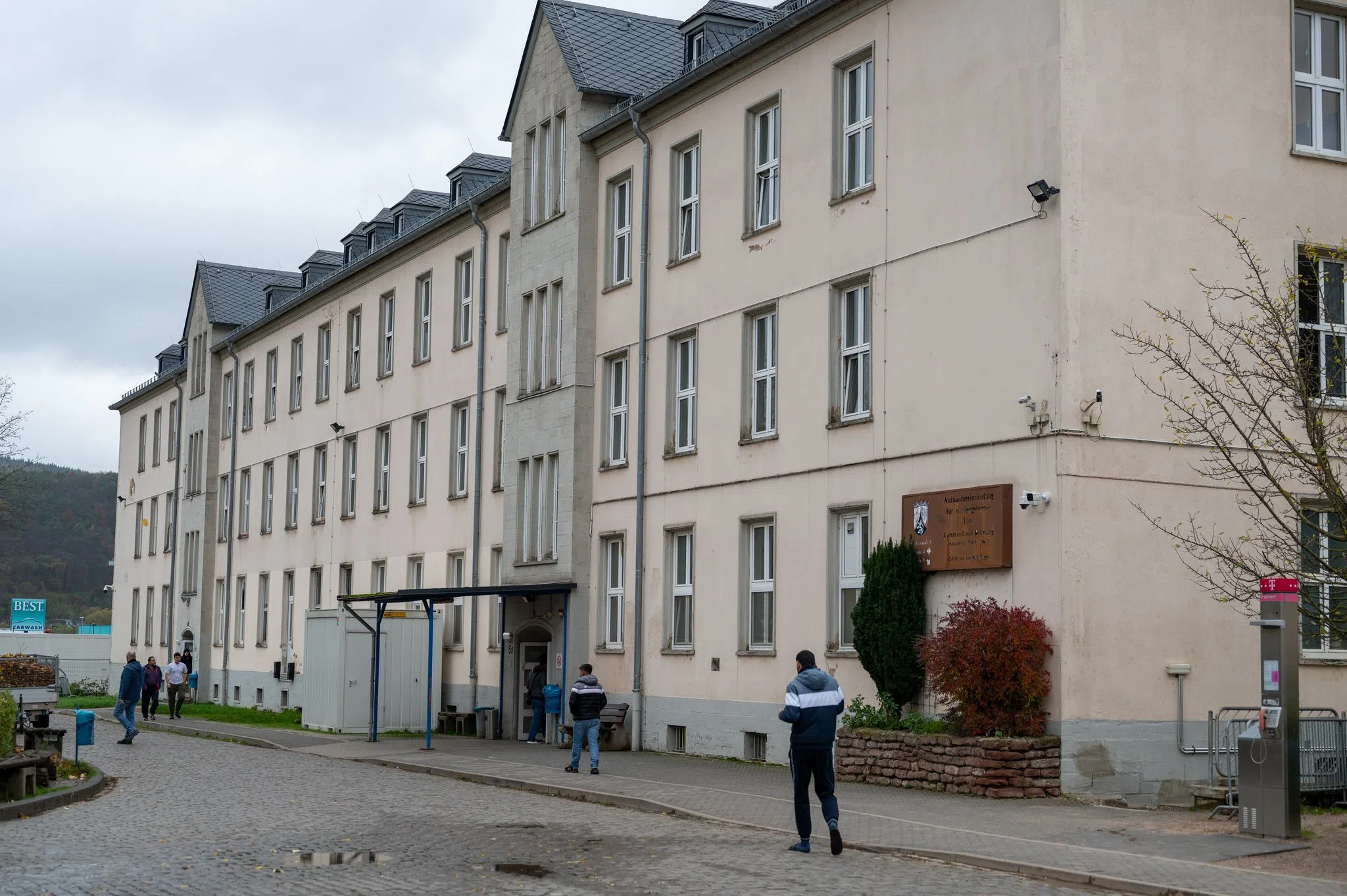 Dreistellige Zahl an Menschen aus Aufnahmeeinrichtungen weg