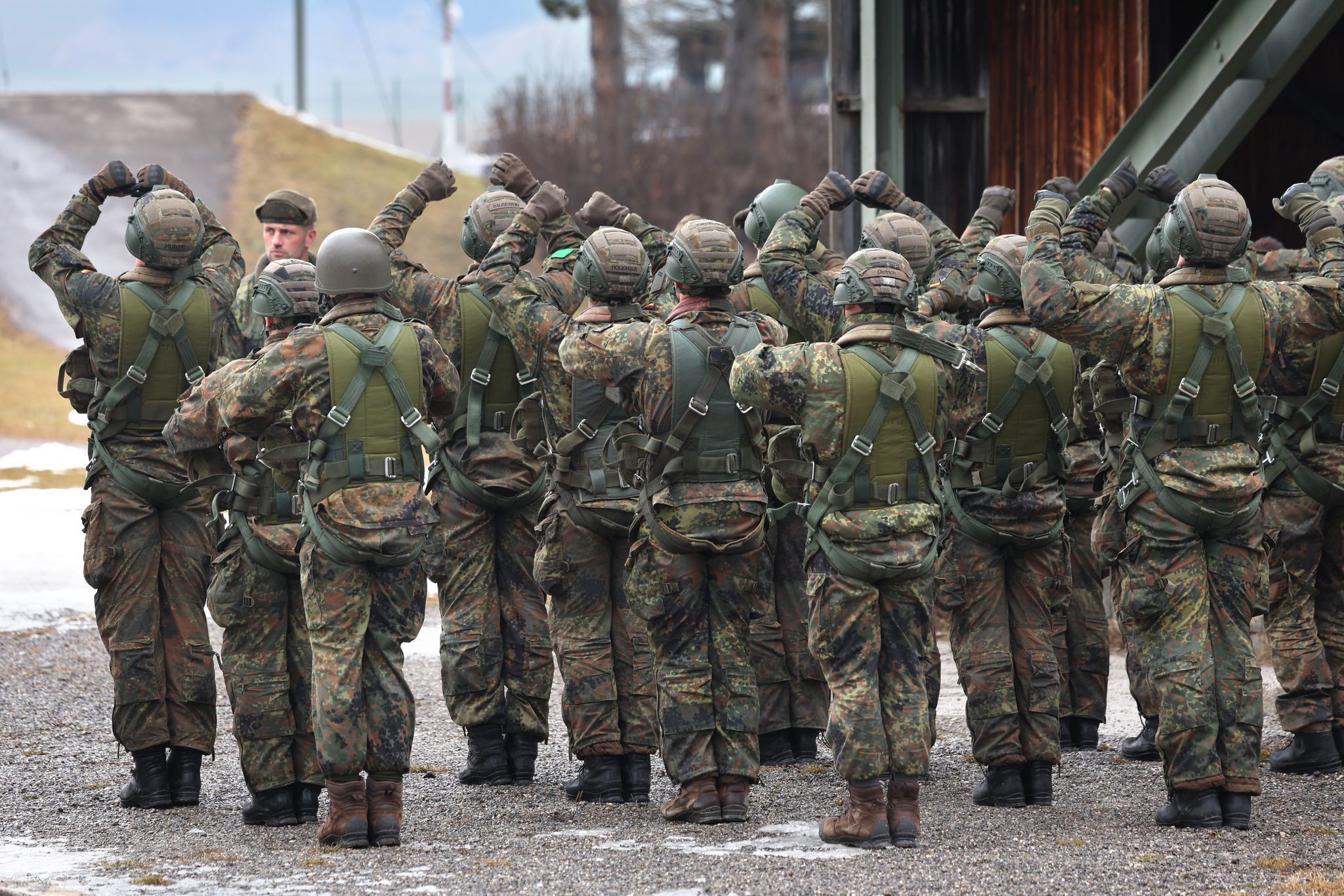 Fallschirmjäger-Skandal soll bis Ostern aufgearbeitet sein