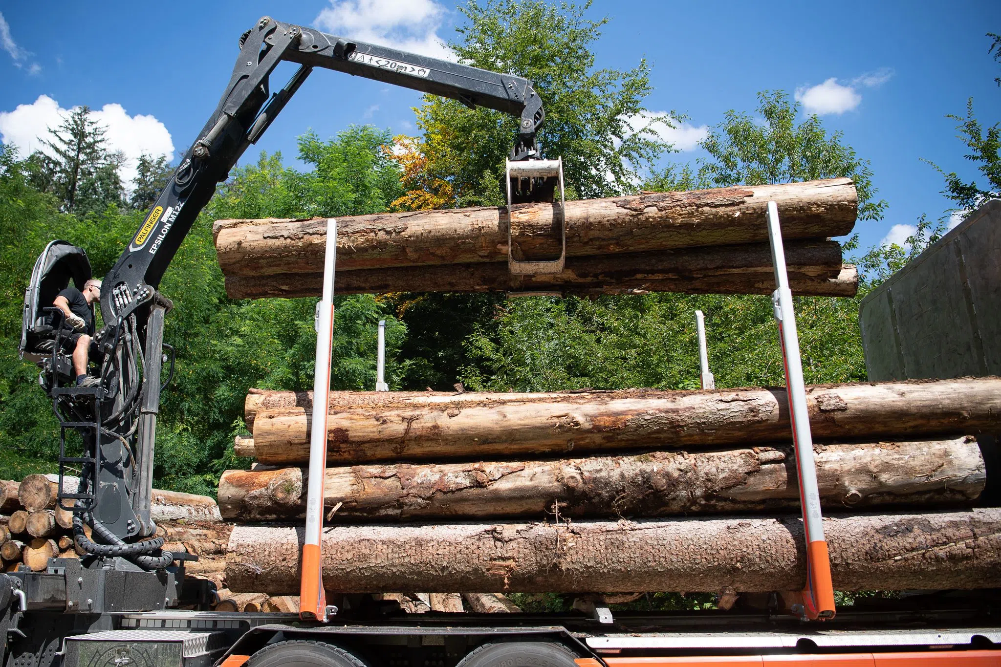 «Erschreckend» - Wie viele Holztransporter überladen sind