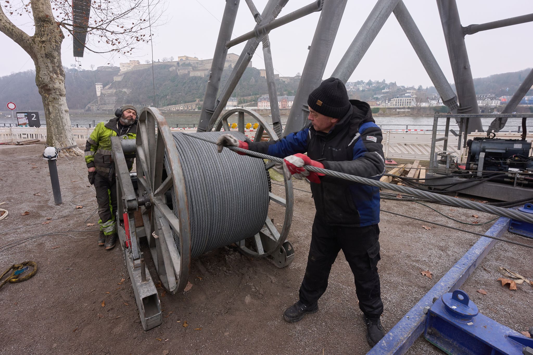 16,5 Tonnen schweres neues Zugseil für Koblenzer Seilbahn