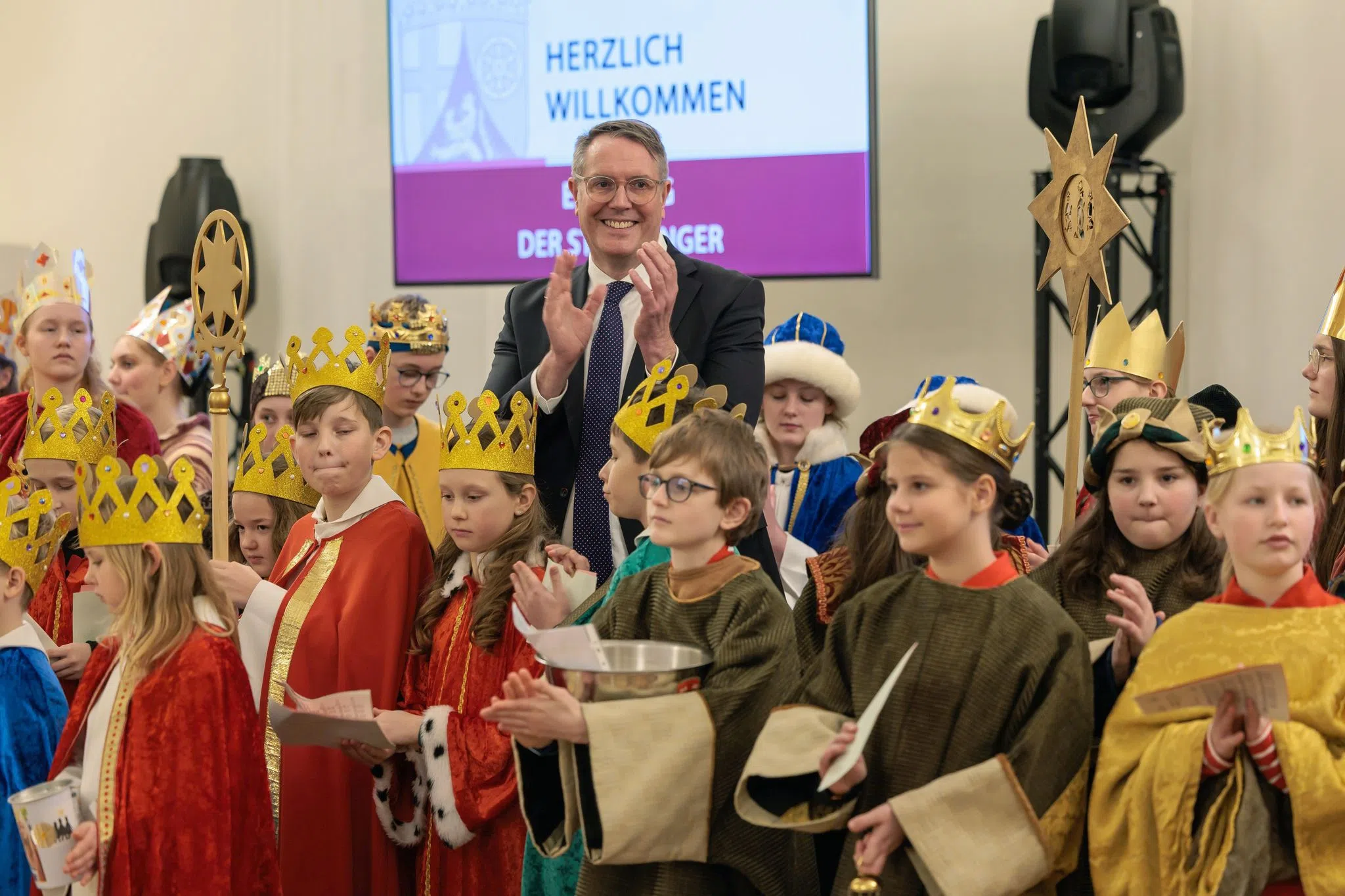 Ministerpräsident Schweitzer empfängt Sternsinger