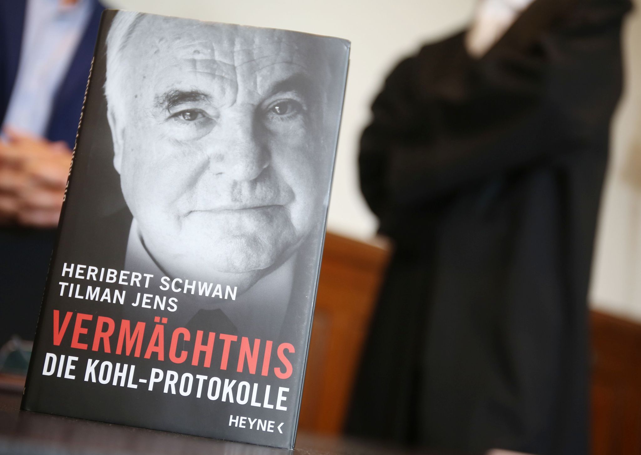 Kohl-Witwe kämpft erneut am BGH gegen Enthüllungsbuch