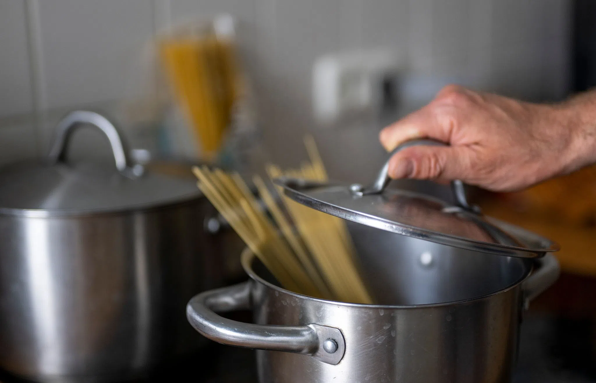 Eindringling am Herd: Unbekannter kocht nachts Nudeln