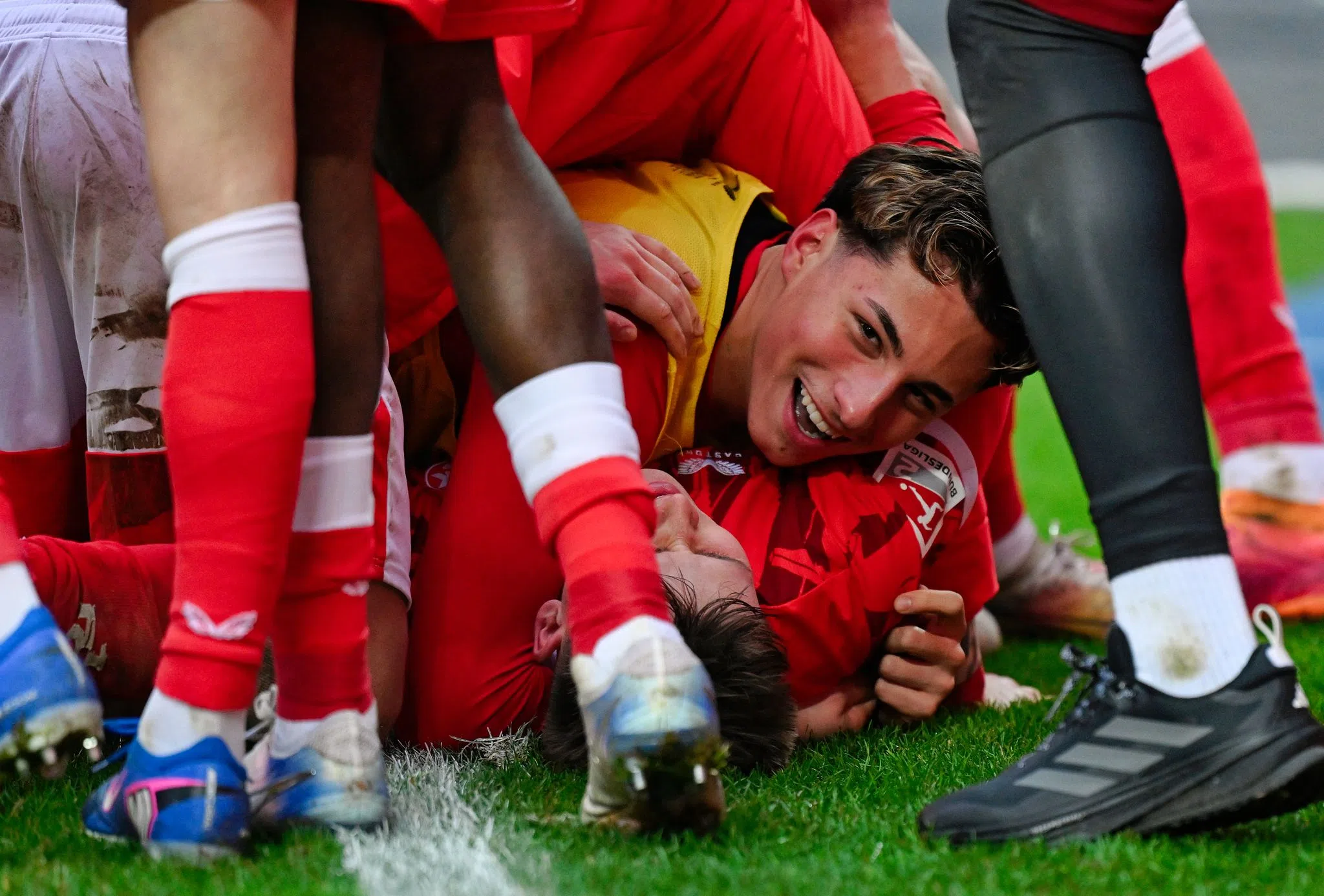 Verrücktes Ende: Kaiserslautern feiert 3:1 gegen Hannover