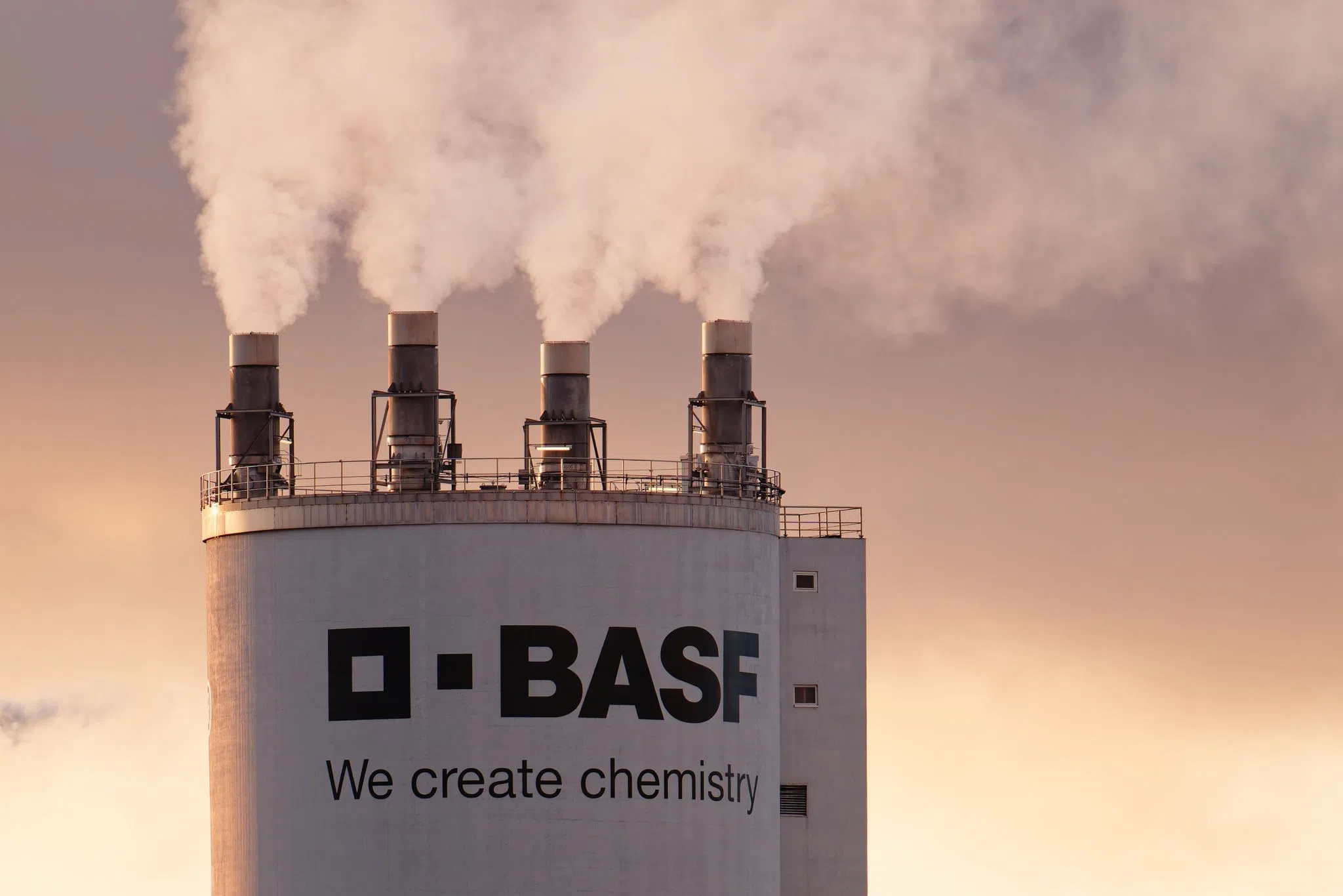 BASF verschärft Sparkurs - bereits 4.800 Stellen gestrichen
