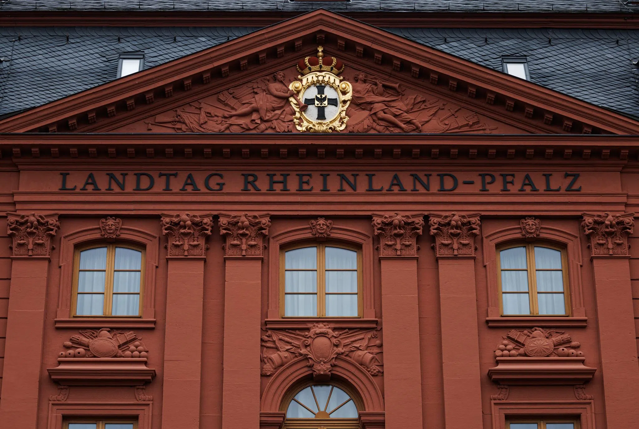 Keine Beschäftigung von Verwandten in anderen Fraktionen