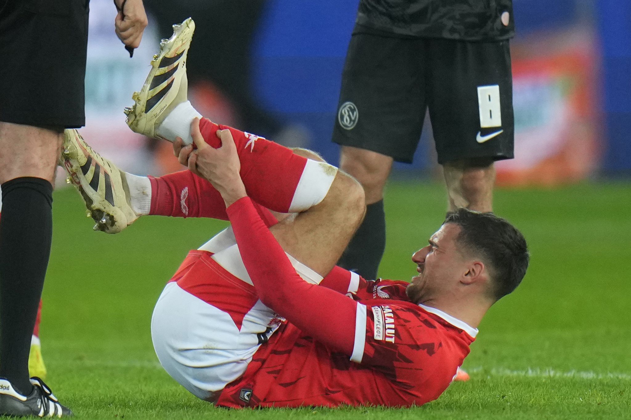 Achillessehnenriss bei Lauterns Torjäger Prtajin