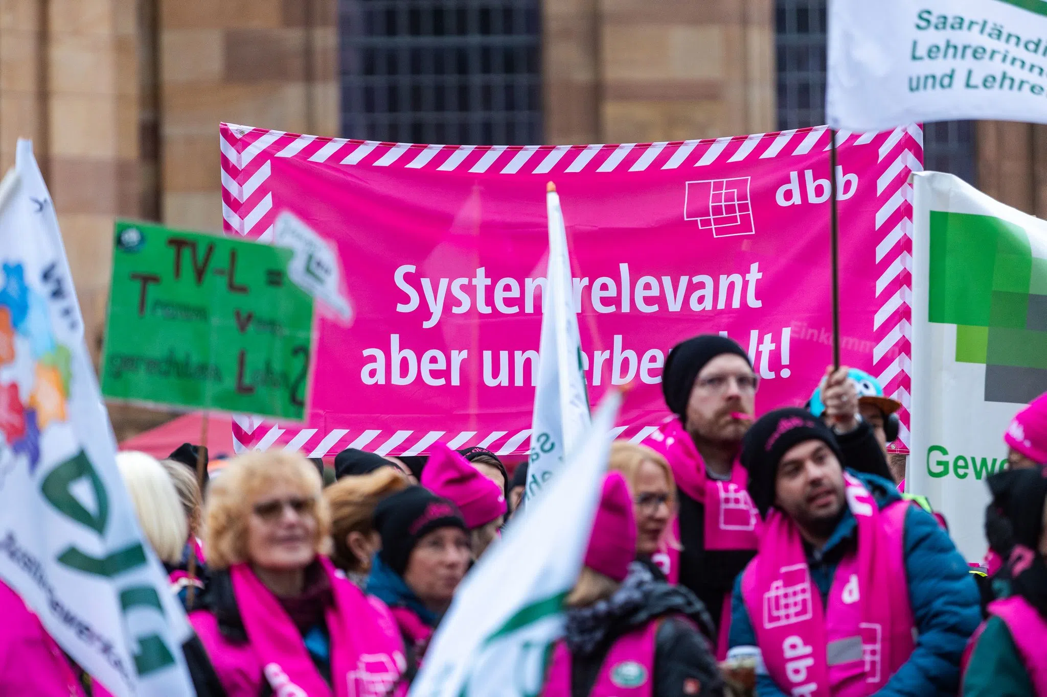 Beschäftigte des öffentlichen Dienstes im Warnstreik