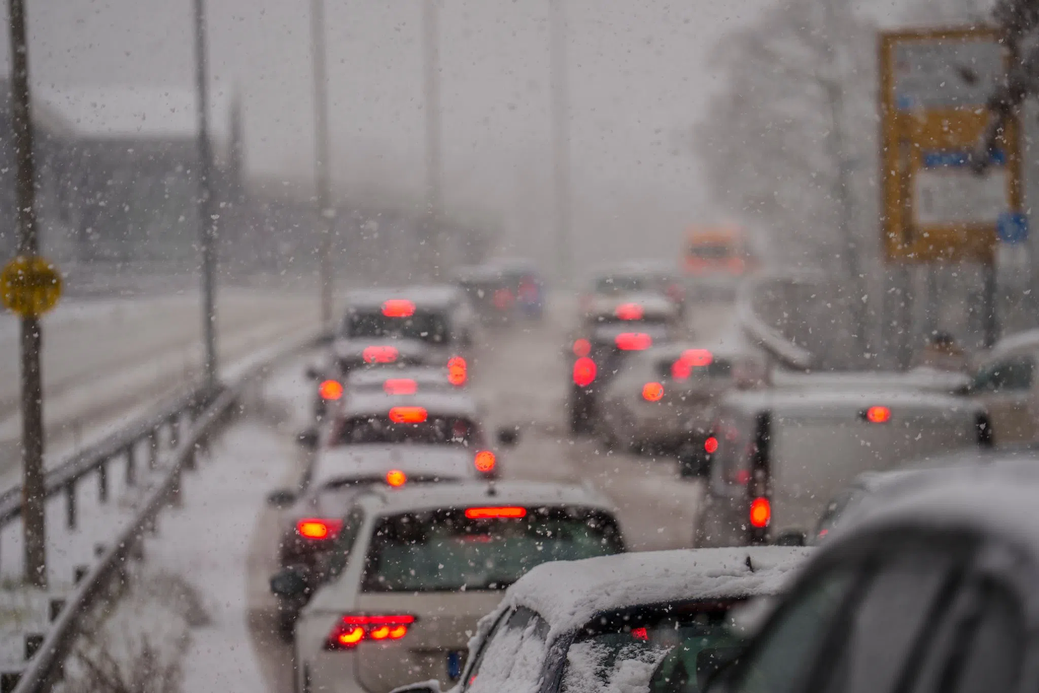 Schnee und Glätte sorgen für Verkehrschaos in und um Mainz Schnee und Glätte sorgen für Verkehrschaos in und um Mainz