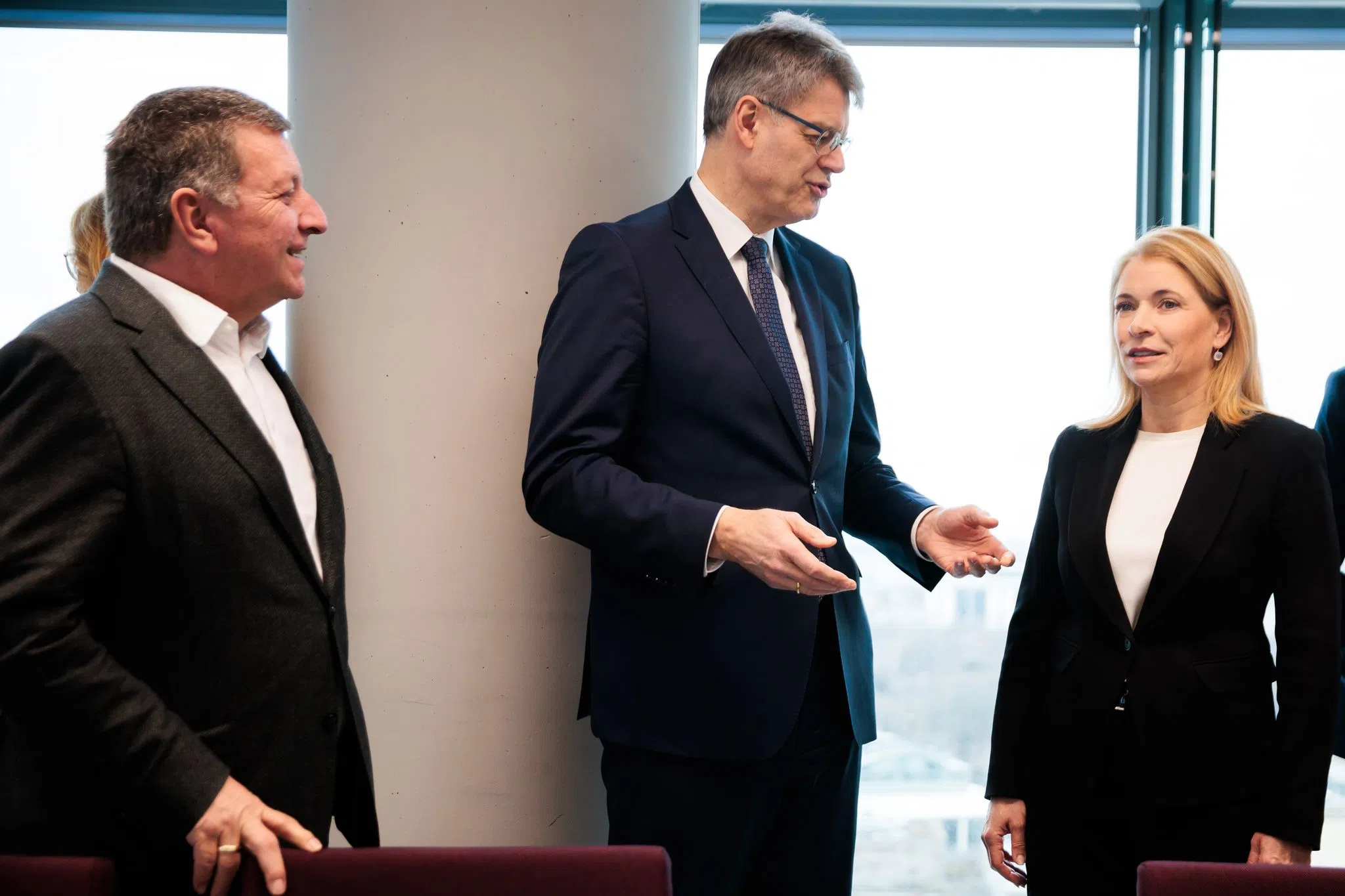 Sicherheitsgipfel: Bahn kündigt weitere Schutzmaßnahmen an