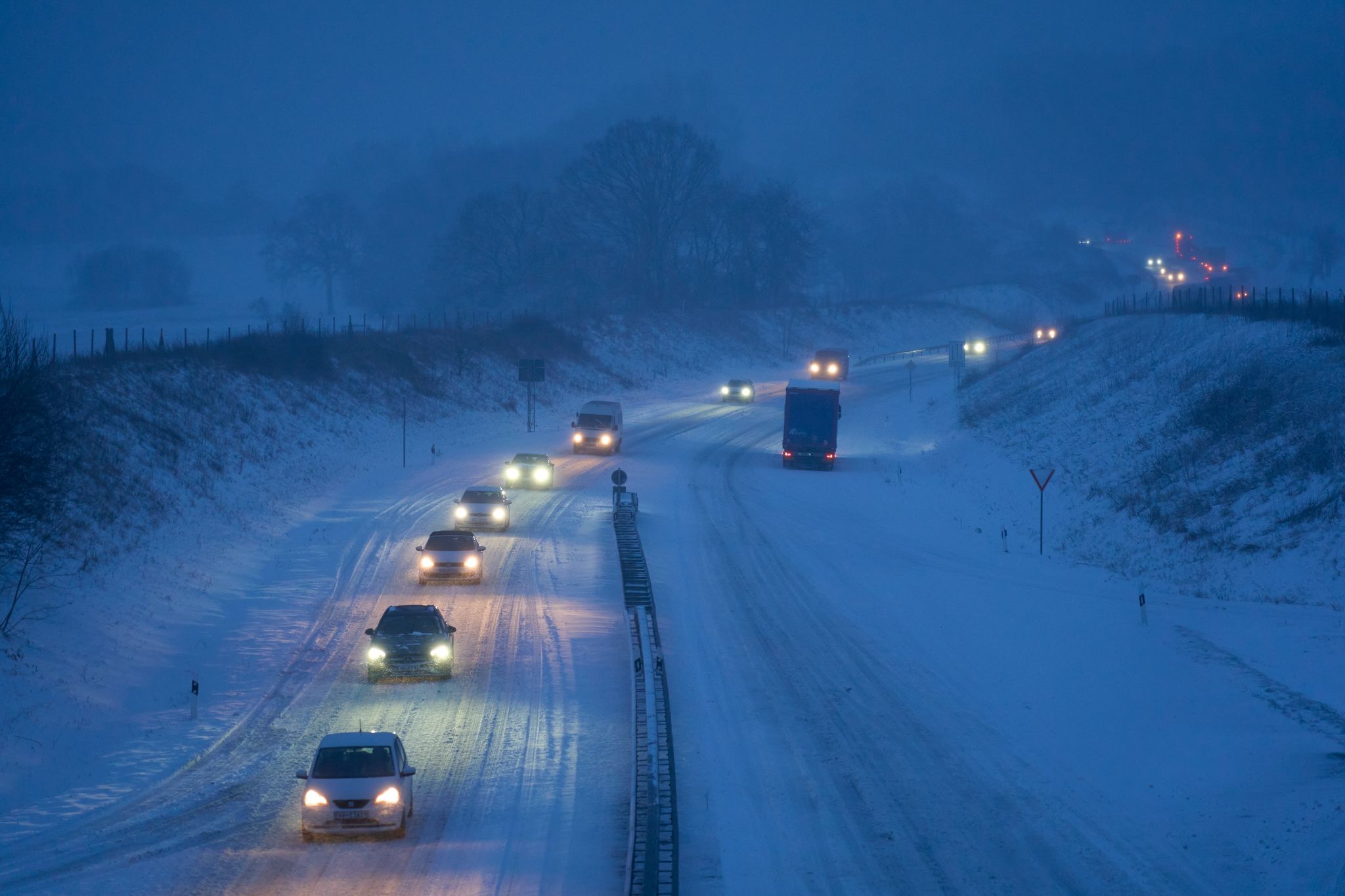 Glätte legt Buslinien mancherorts lahm