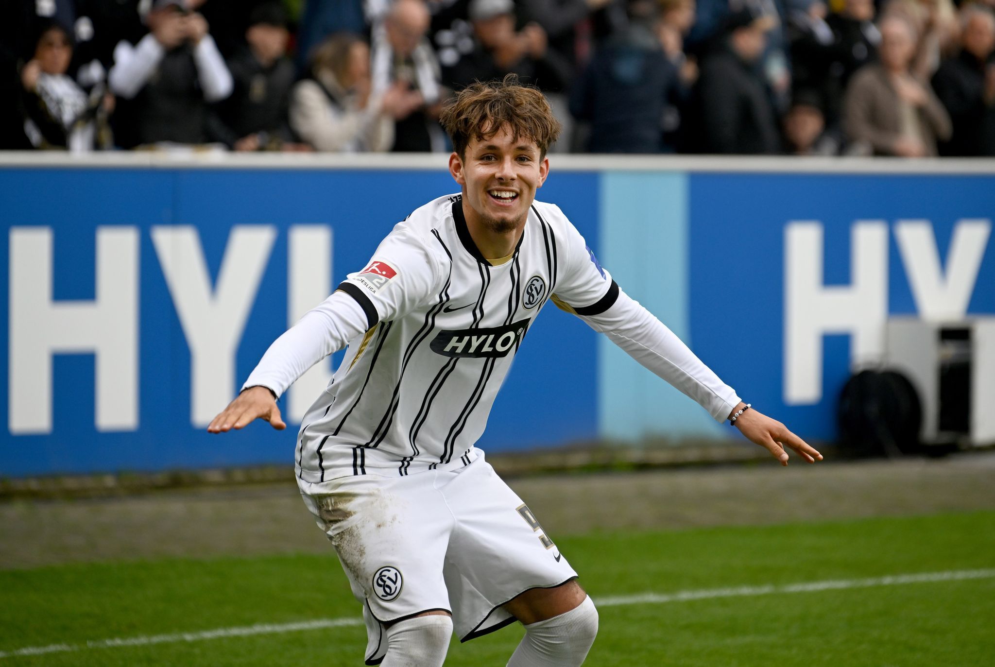 Sky: HSV und Elversberg vereinbaren Doppeltransfer