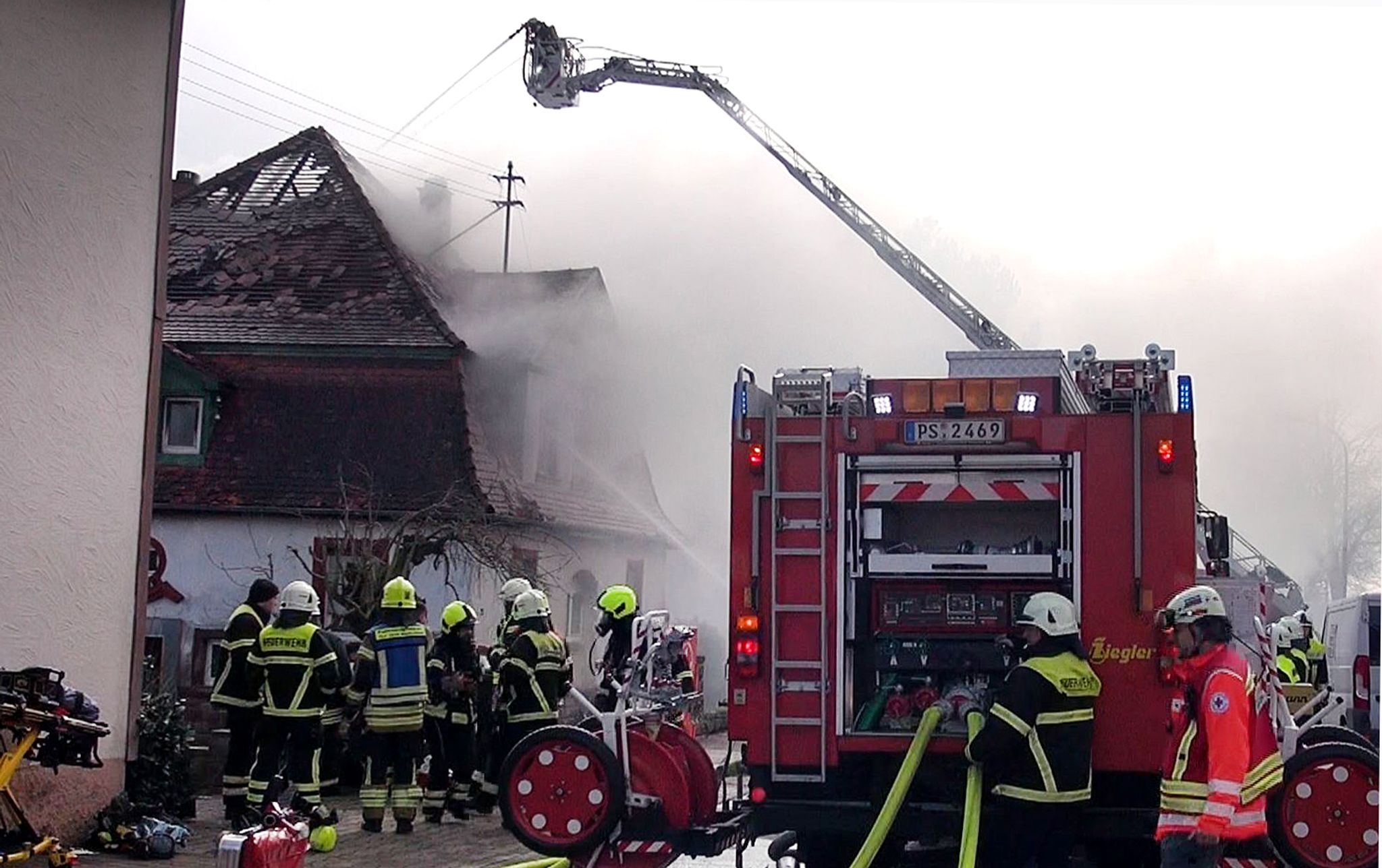 Nach Feuer mit Toten: Viele Fragen offen