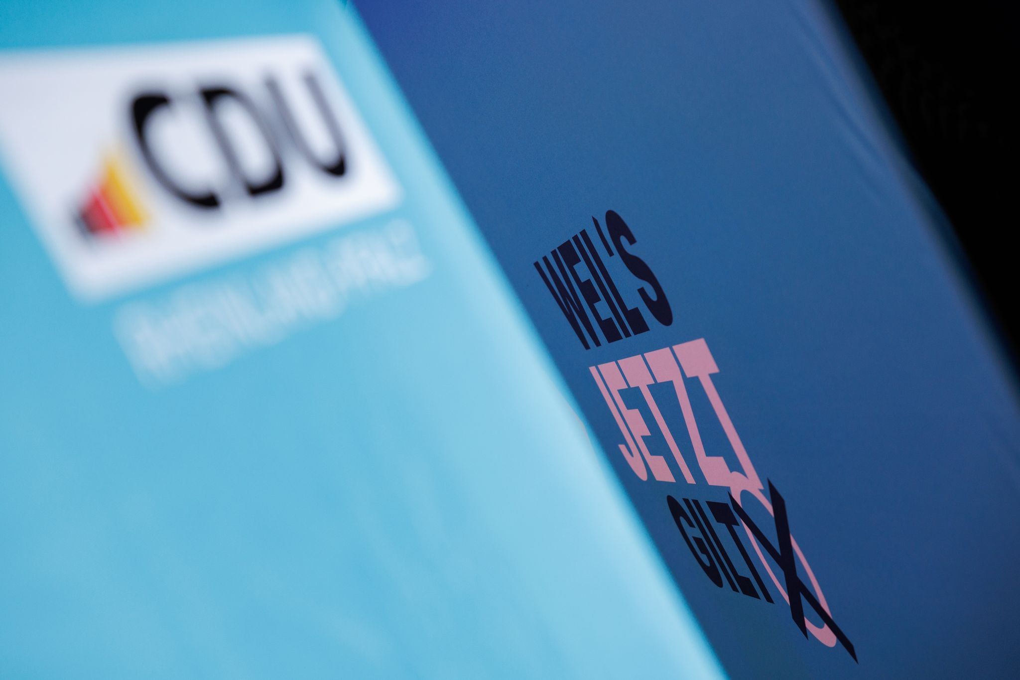 Polizeieinsatz vor CDU-Geschäftsstelle in Bullay