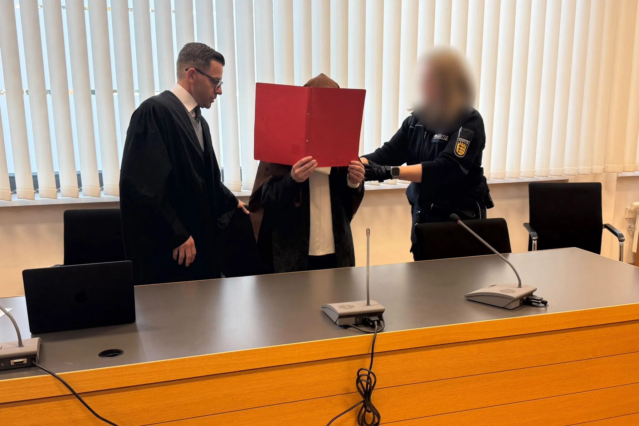 Als Lehrerin ausgegeben: Urteil gegen Hochstaplerin erwartet