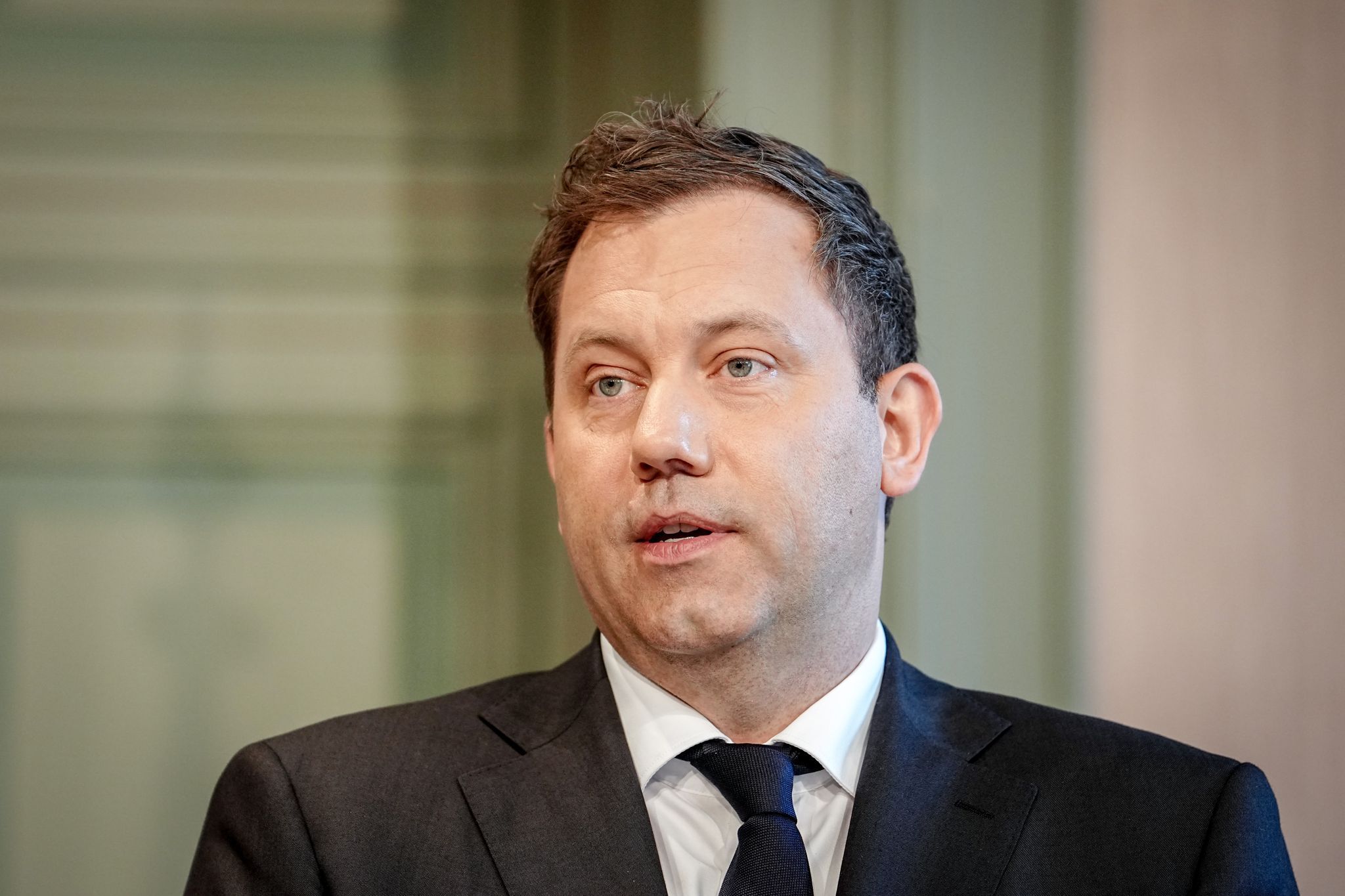 Klingbeil will Ölpreis-Profite an Bürger «zurückgeben»