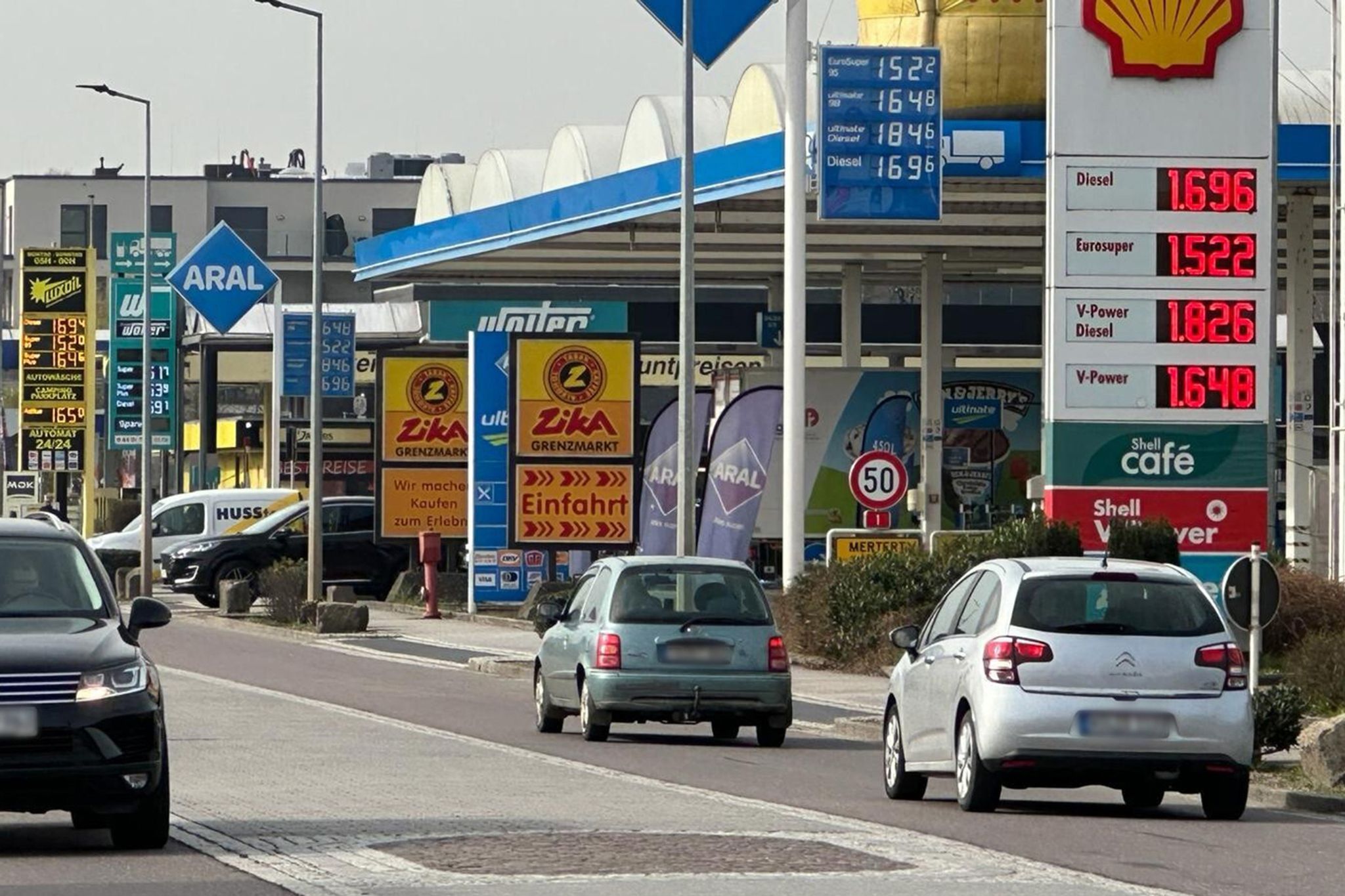 Billiger tanken - Reger Andrang an Luxemburger Tankstellen