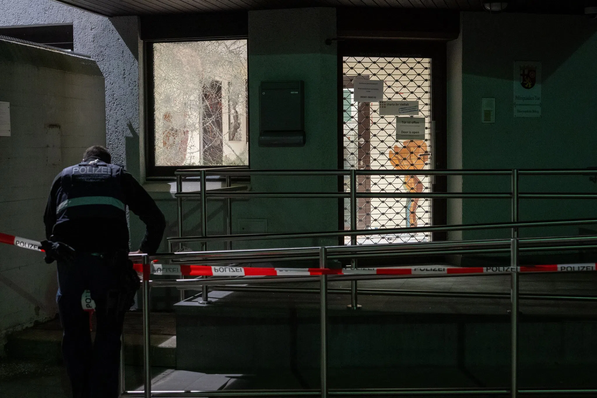 Mann mit Messer randaliert in Bitburger Polizeiinspektion