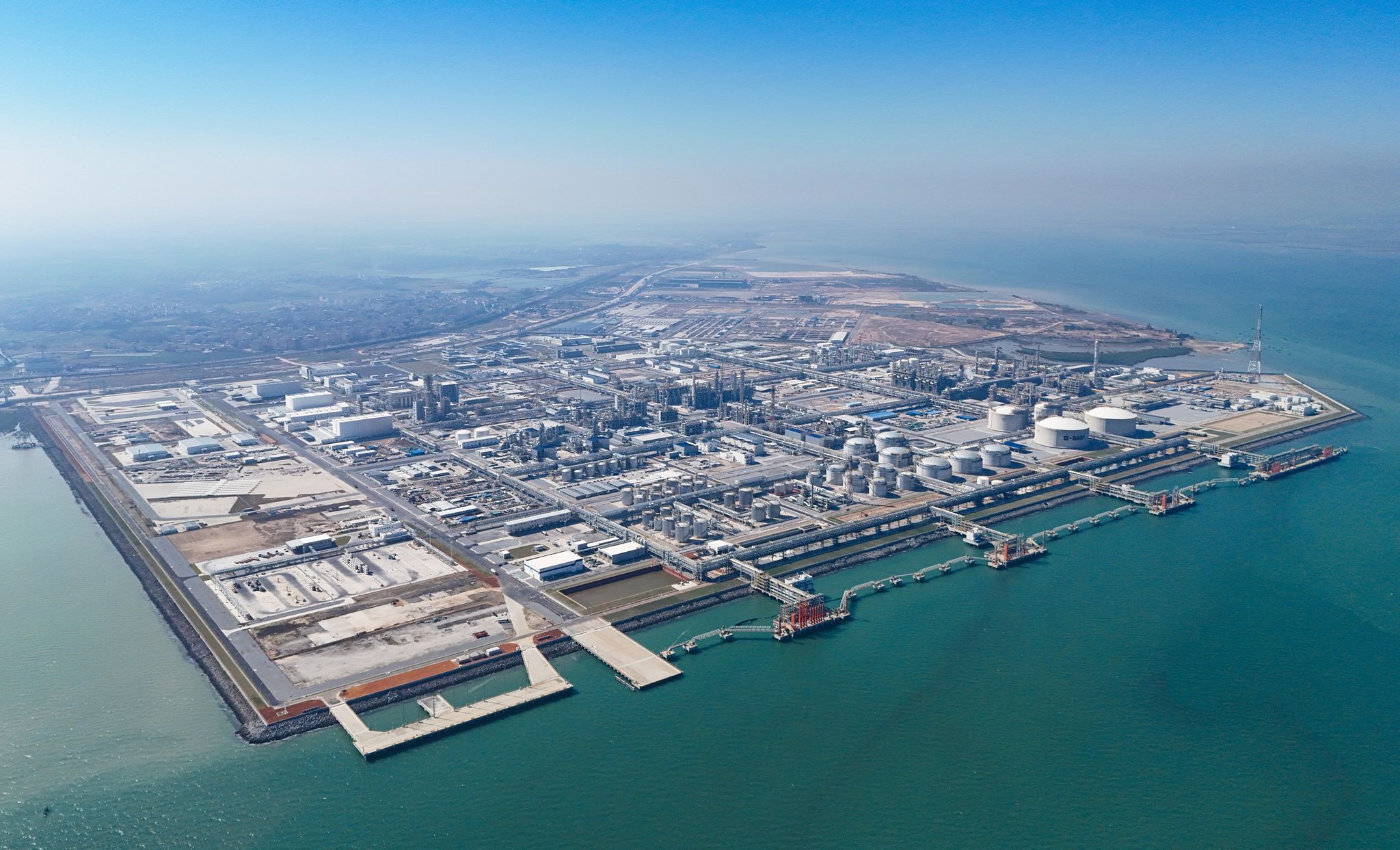 BASF eröffnet neuen Verbundstandort in China