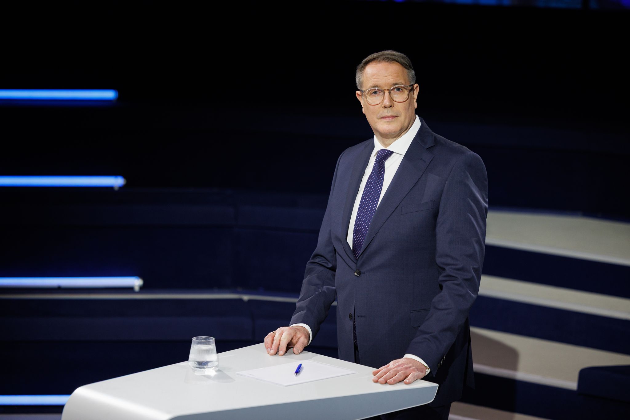 Schweitzer fordert von Merz mehr Engagement für Chemiedialog