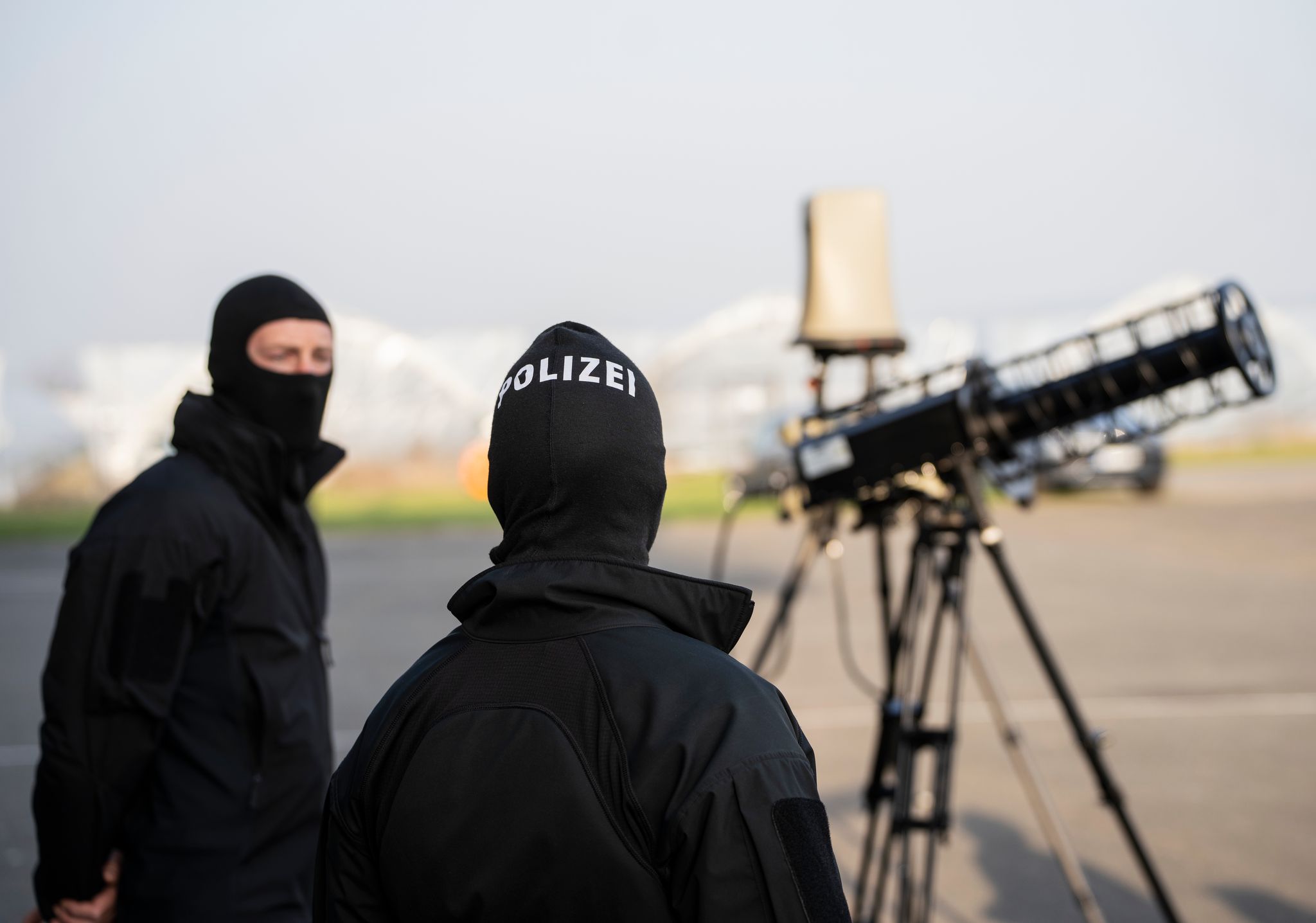 Wer ist für die illegalen Drohnenflüge verantwortlich?