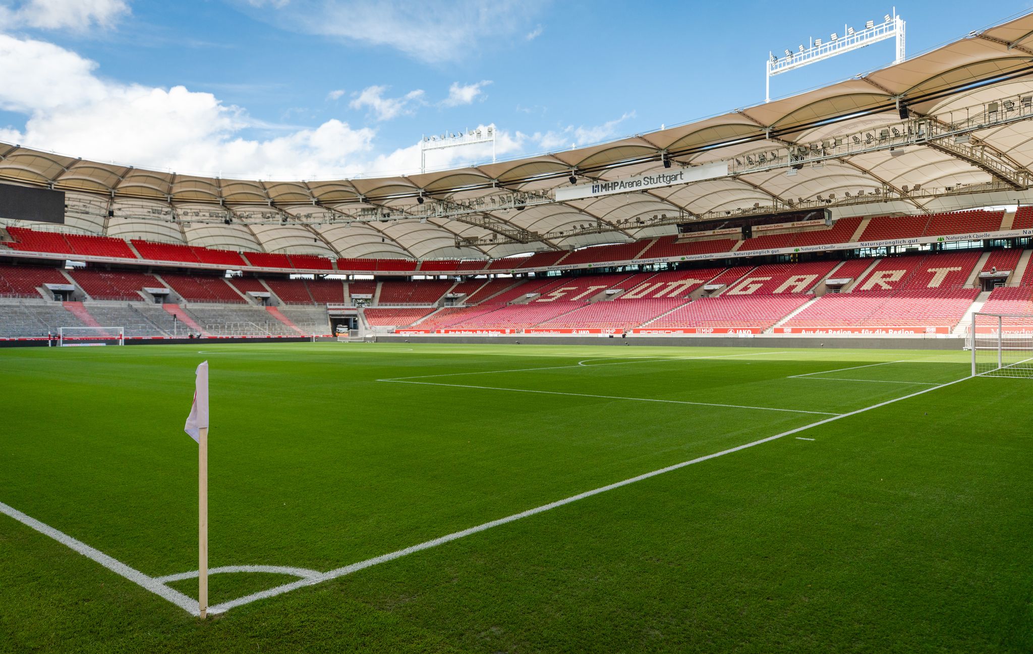 VfB-Frauen spielen vor Zweitliga-Rekordkulisse