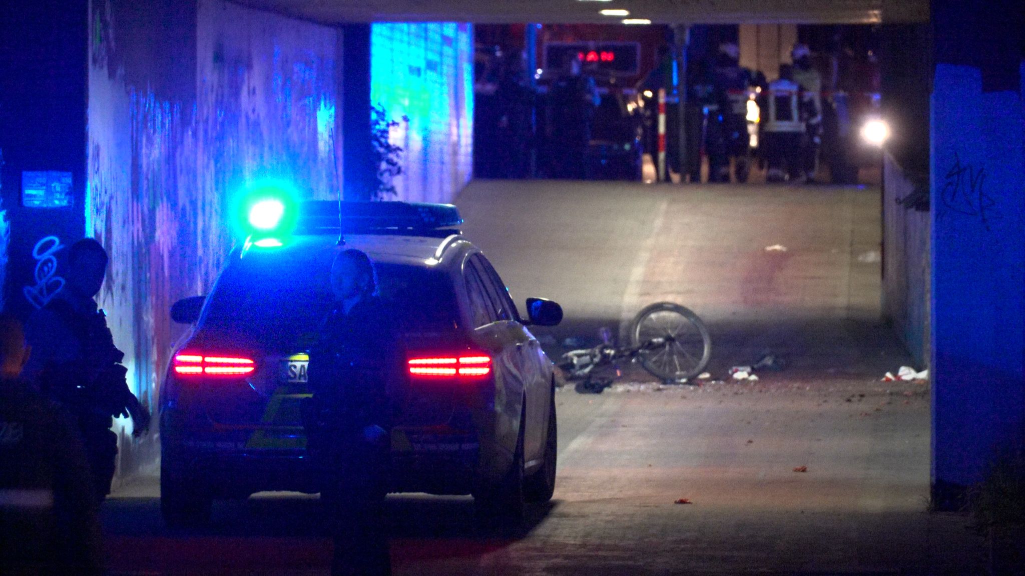 Nach lautem Knall: Toter und Verletzte in Unterführung