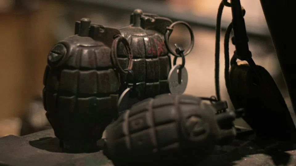 Phosphorhandgranate löst Feuerwehr- und Polizeieinsatz aus