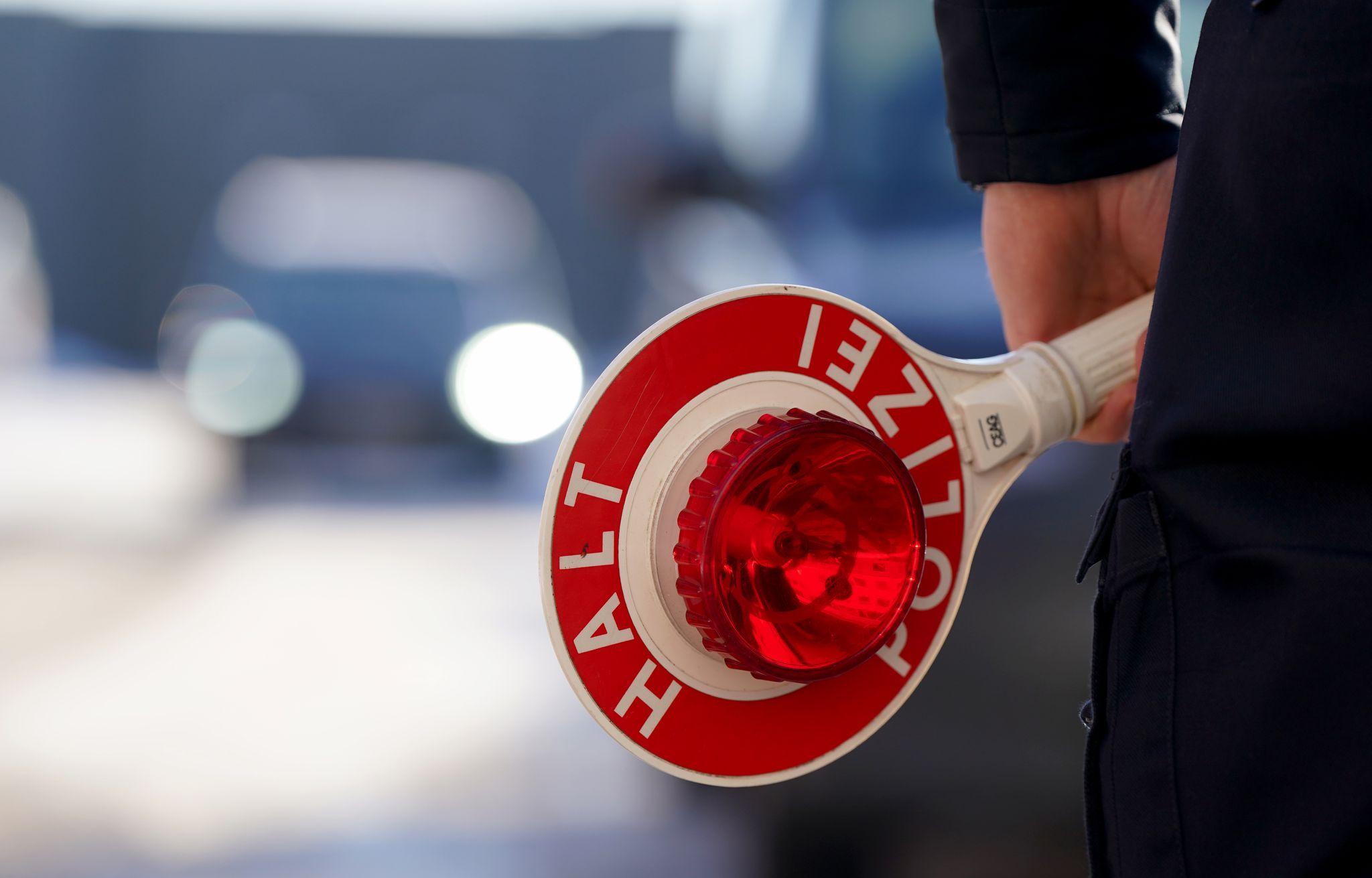 Polizei kontrolliert Hunderte Fahrzeuge am Nürburgring