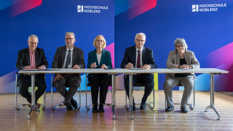 Hochschule Koblenz und Bundeswehr schließen  Kooperationsvereinbarung 