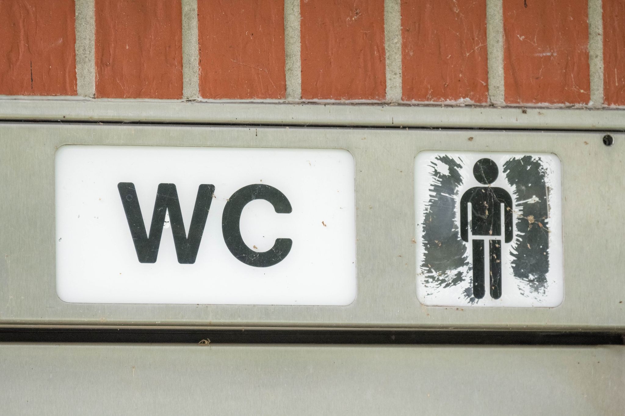 Schmutzige Toilette löst Streit aus