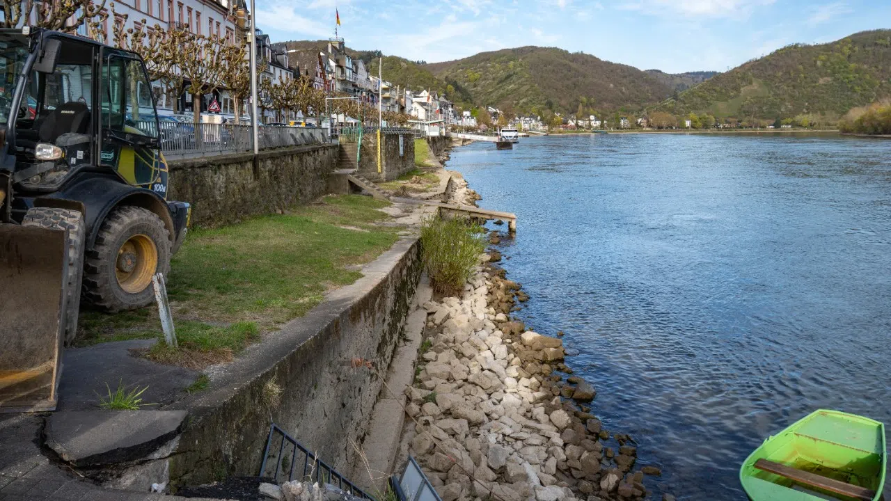 Baubeginn der Sanierung der Rheinufermauer in Boppard: Auftakt für nachhaltige Sicherung und Neugestaltung des Rheinufer