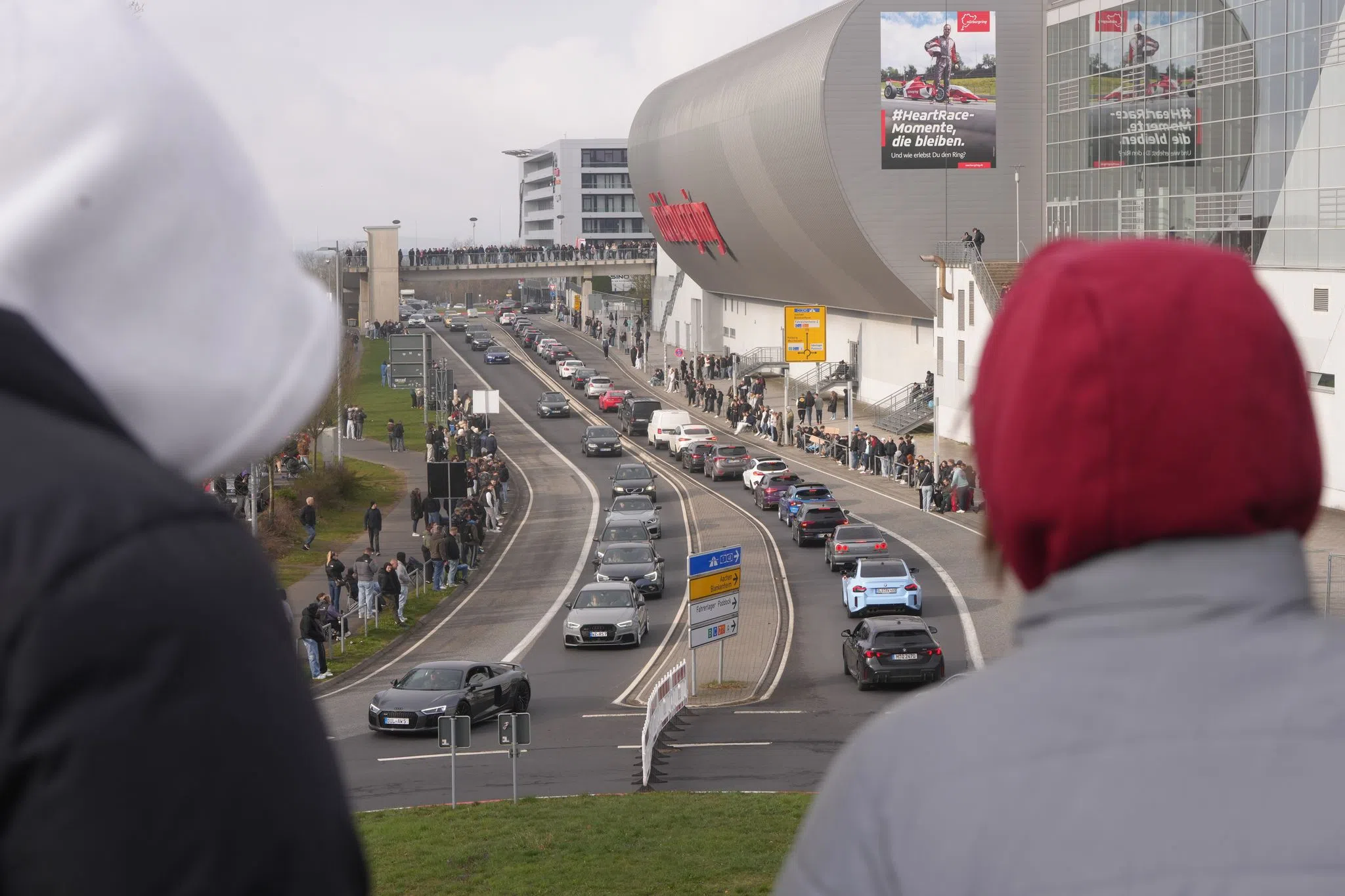 Tausende Autofans zum «Car-Friday» am Nürburgring