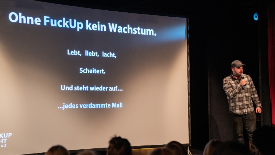 Echte Geschichten, echte Learnings: FuckUp Night Koblenz bringt Erfahrungen auf die Bühne