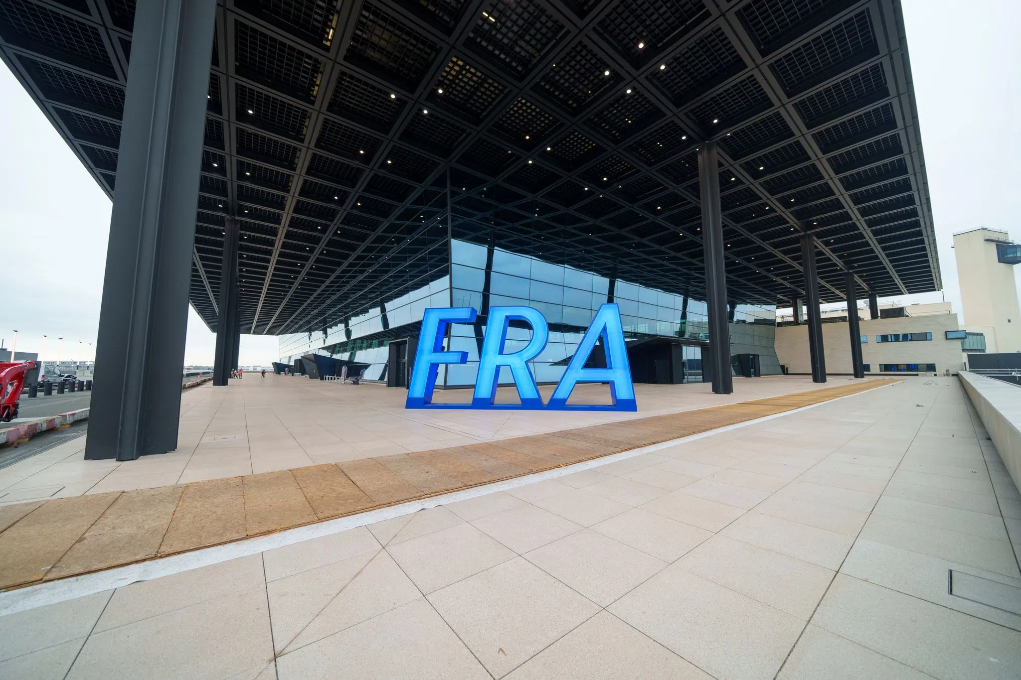 Wie komme ich zum neuen Terminal 3?