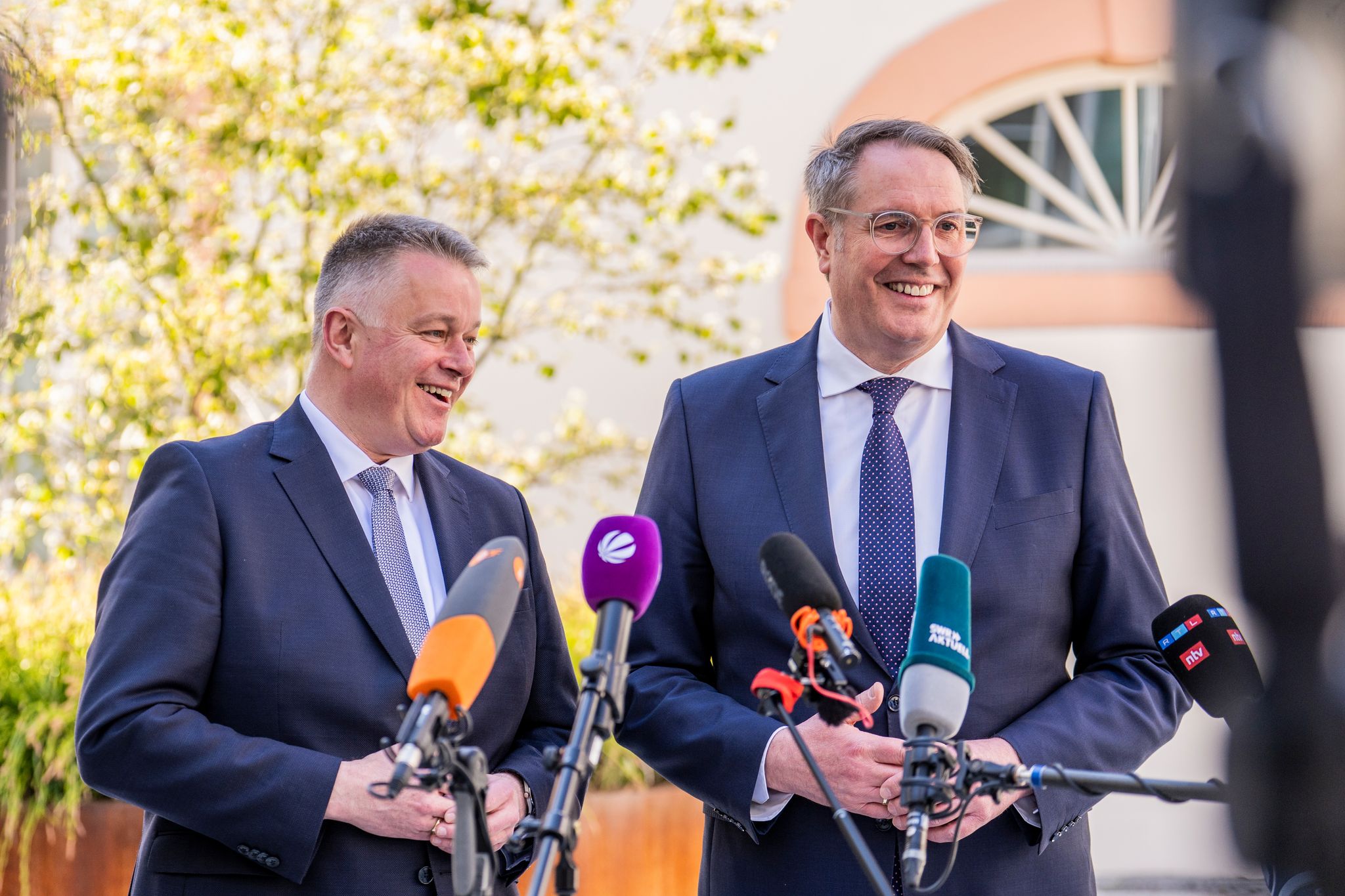 Dicke Bretter in den Koalitionsverhandlungen von CDU und SPD