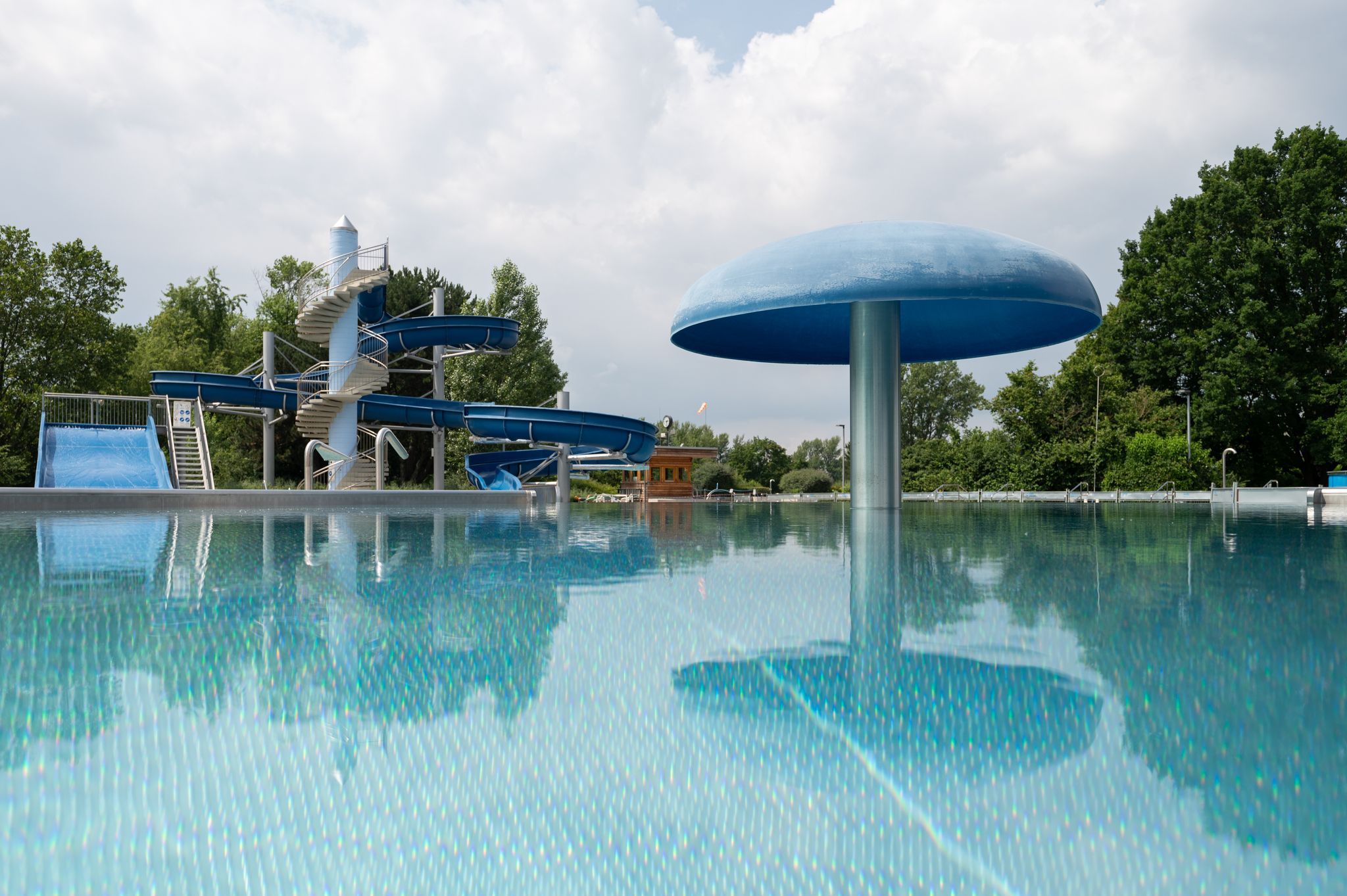Vierjähriger stirbt in Freibad in Ludwigshafen Vierjähriger stirbt in Freibad in Ludwigshafen